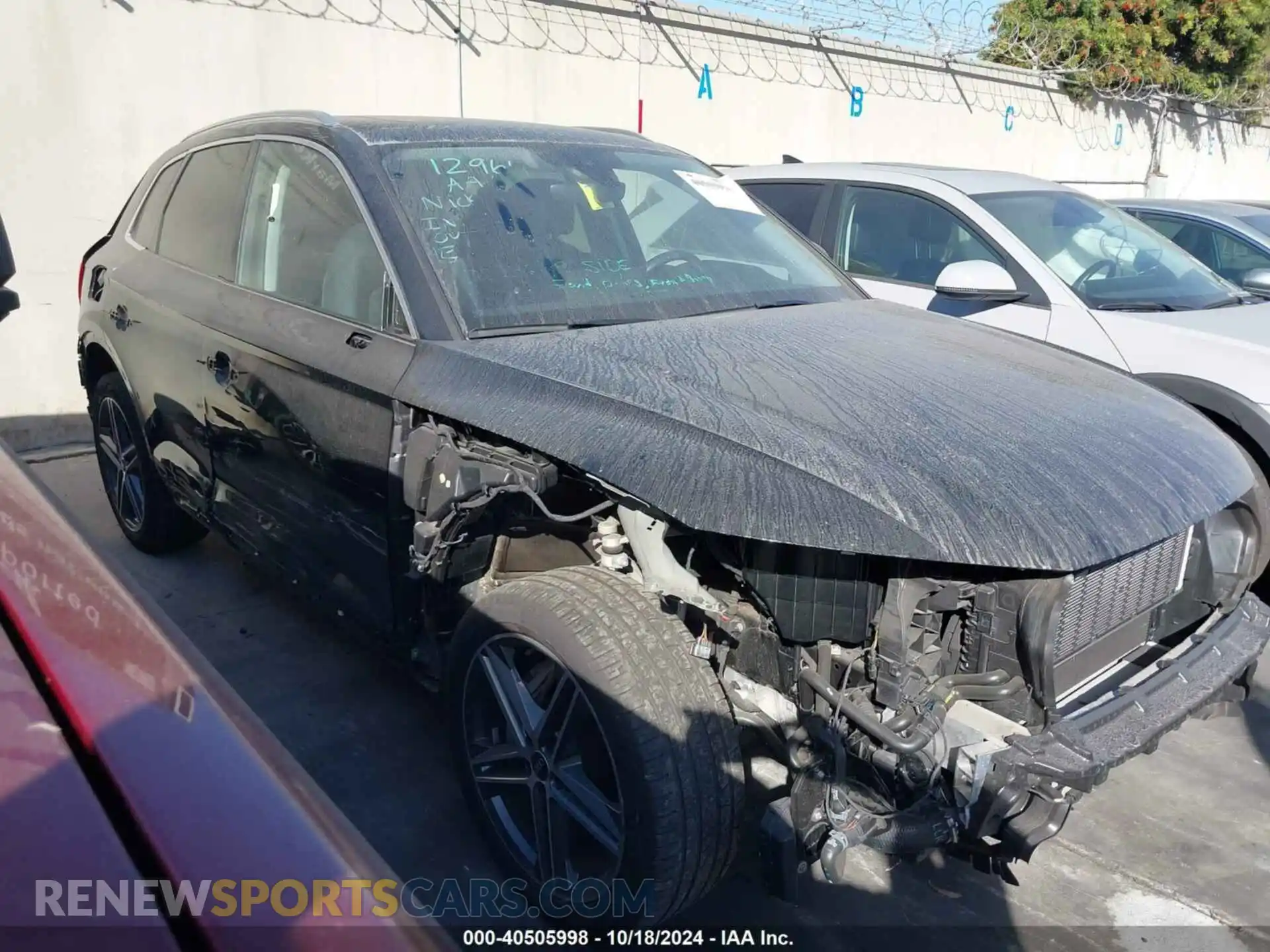 1 Photograph of a damaged car WA1E2AFYXM2103949 AUDI Q5 2021