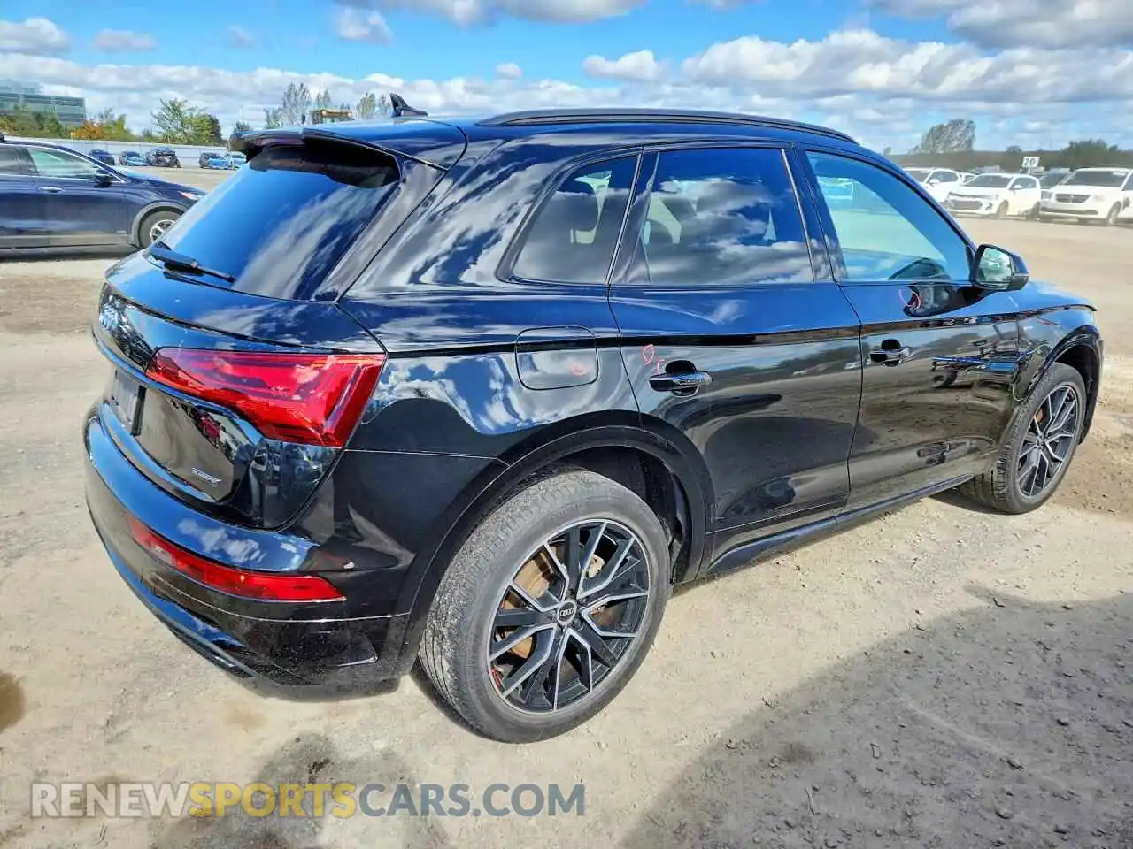3 Фотография поврежденного автомобиля WA1EAAFY7M2080763 AUDI Q5 2021