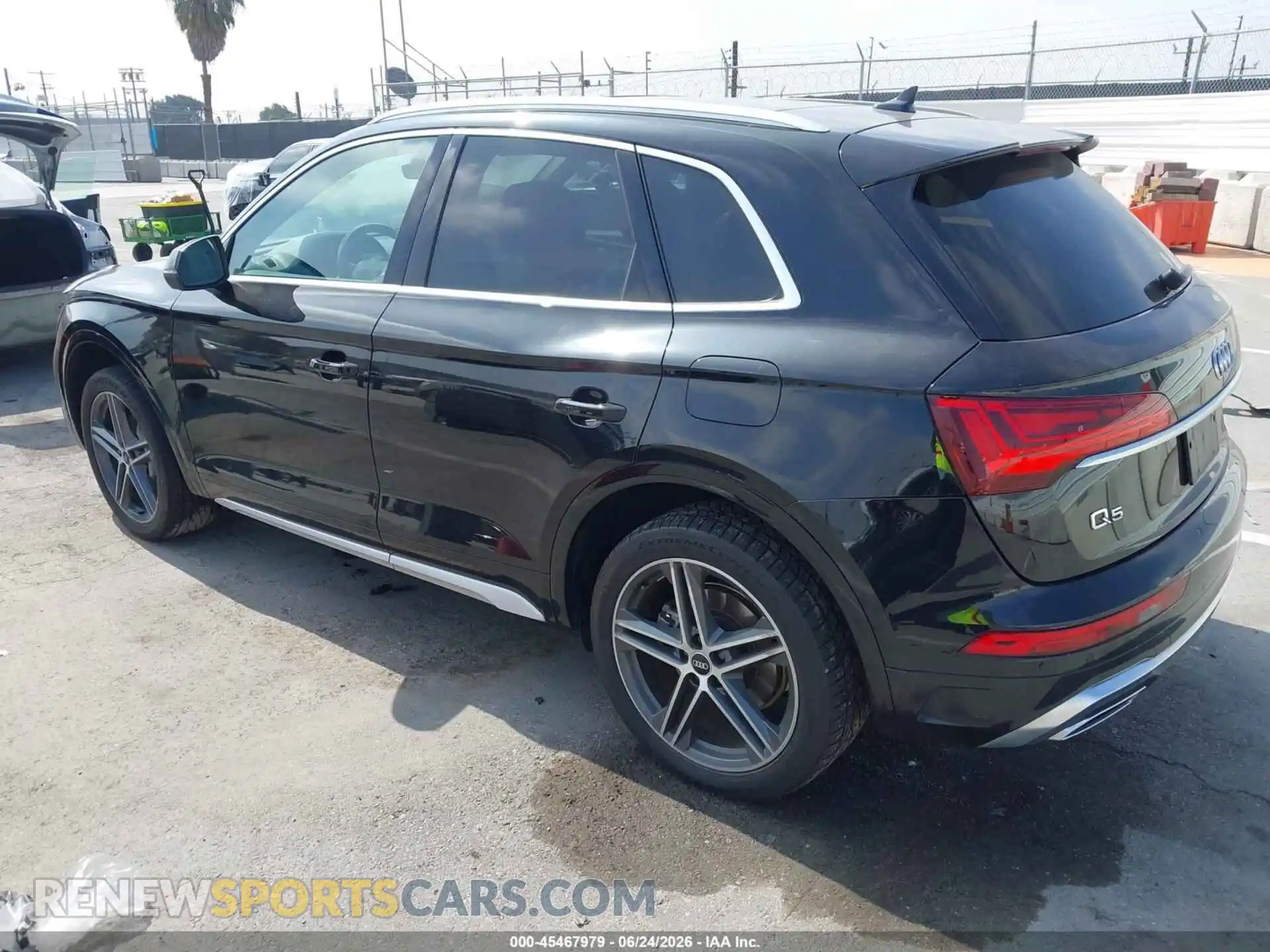 3 Photograph of a damaged car WA1G2AFY4M2029436 AUDI Q5 2021