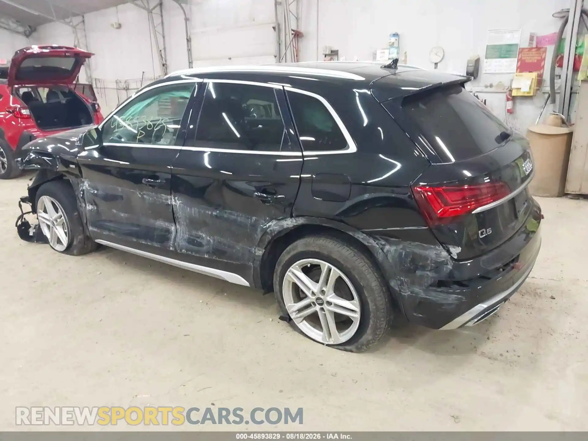 3 Photograph of a damaged car WA1G2AFY9M2026323 AUDI Q5 2021