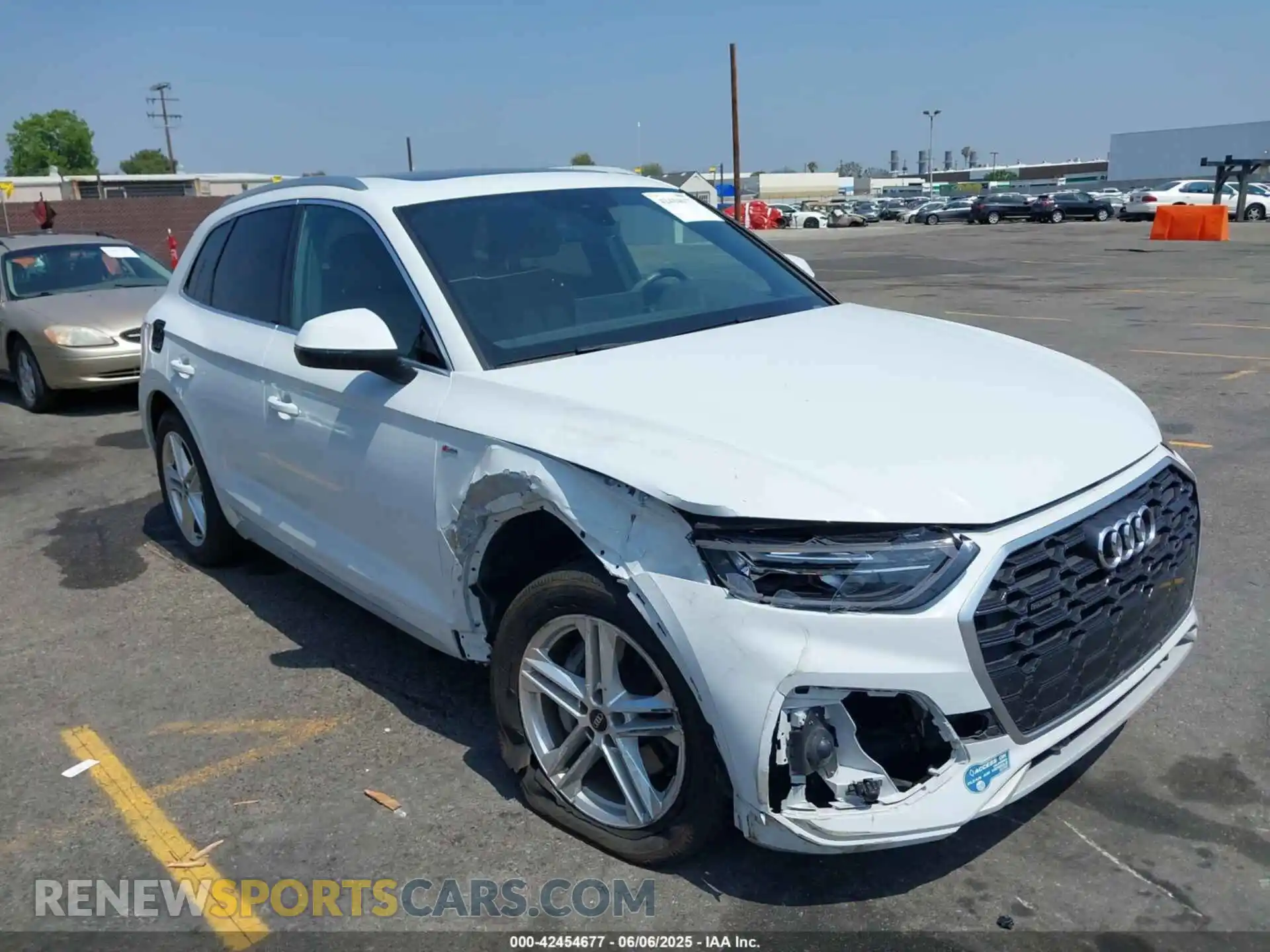 1 Photograph of a damaged car WA1G2AFY9M2040612 AUDI Q5 2021