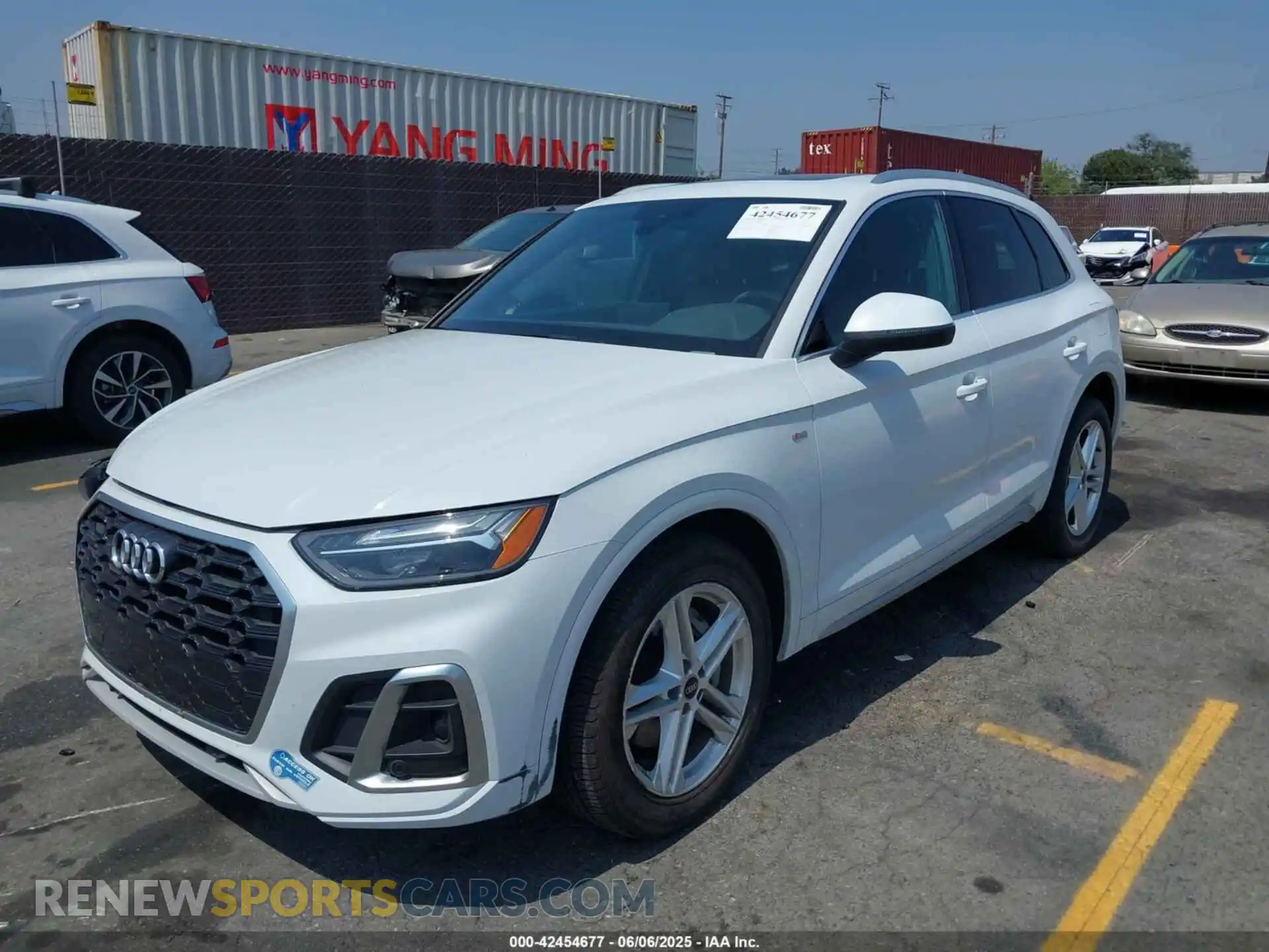 2 Photograph of a damaged car WA1G2AFY9M2040612 AUDI Q5 2021