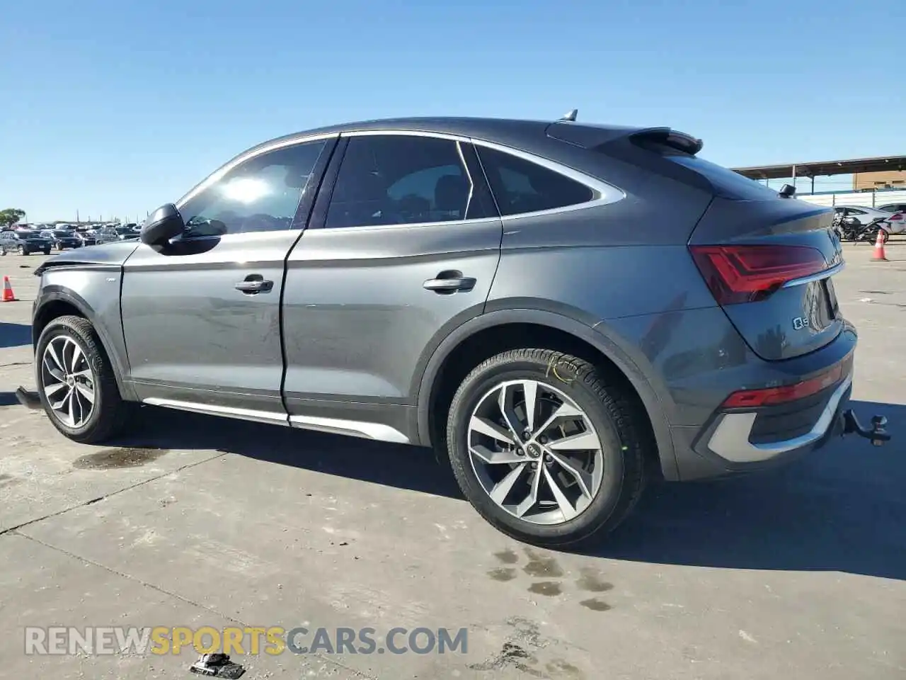 2 Photograph of a damaged car WA14AAFY1N2081601 AUDI Q5 2022