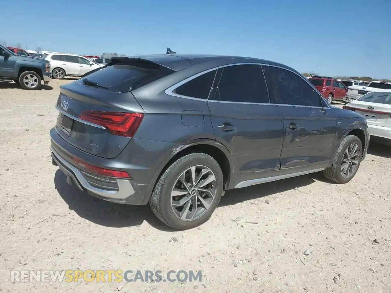 3 Photograph of a damaged car WA14AAFY8N2032184 AUDI Q5 2022
