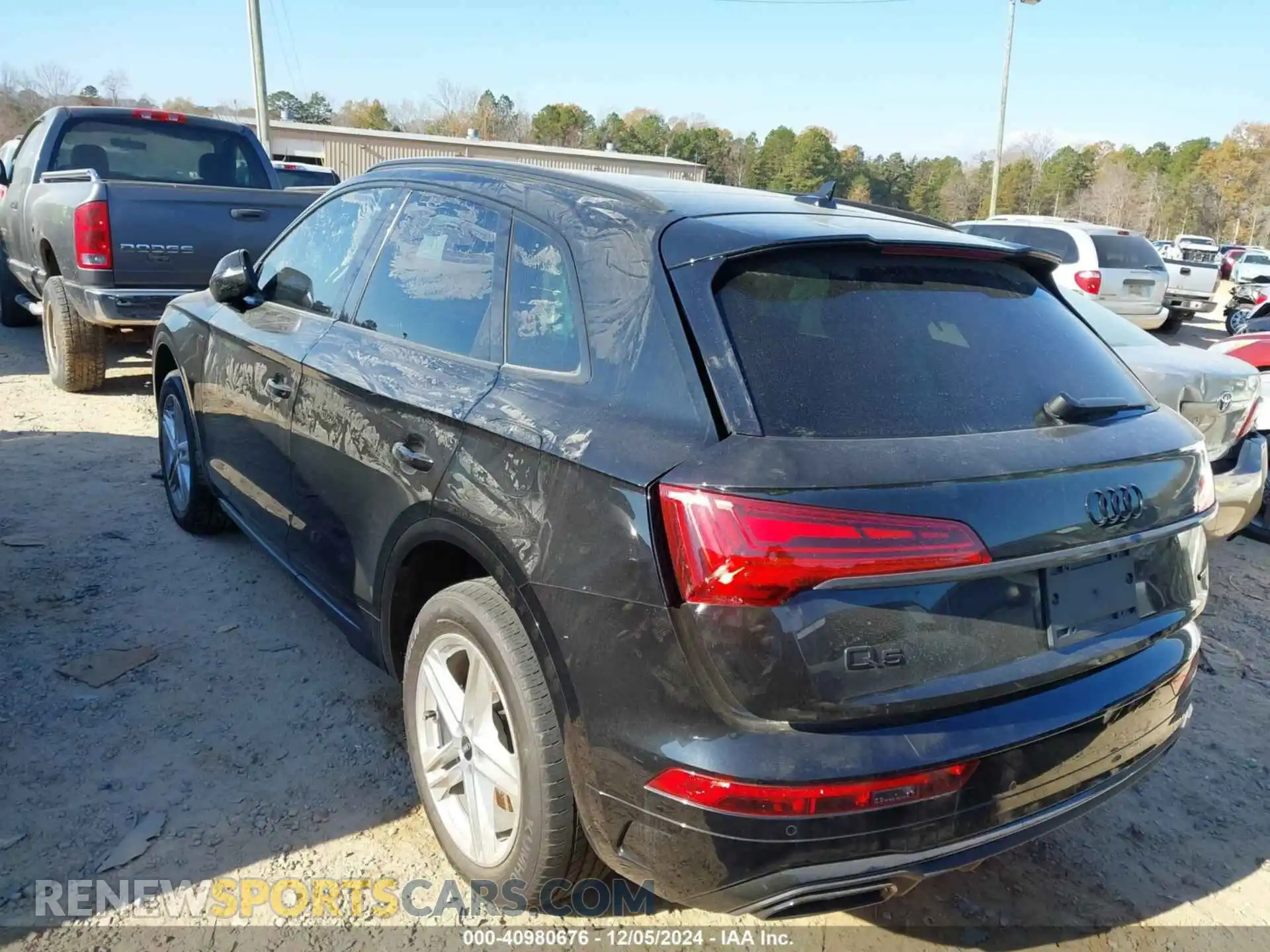 3 Photograph of a damaged car WA1E2AFY5N2074586 AUDI Q5 2022