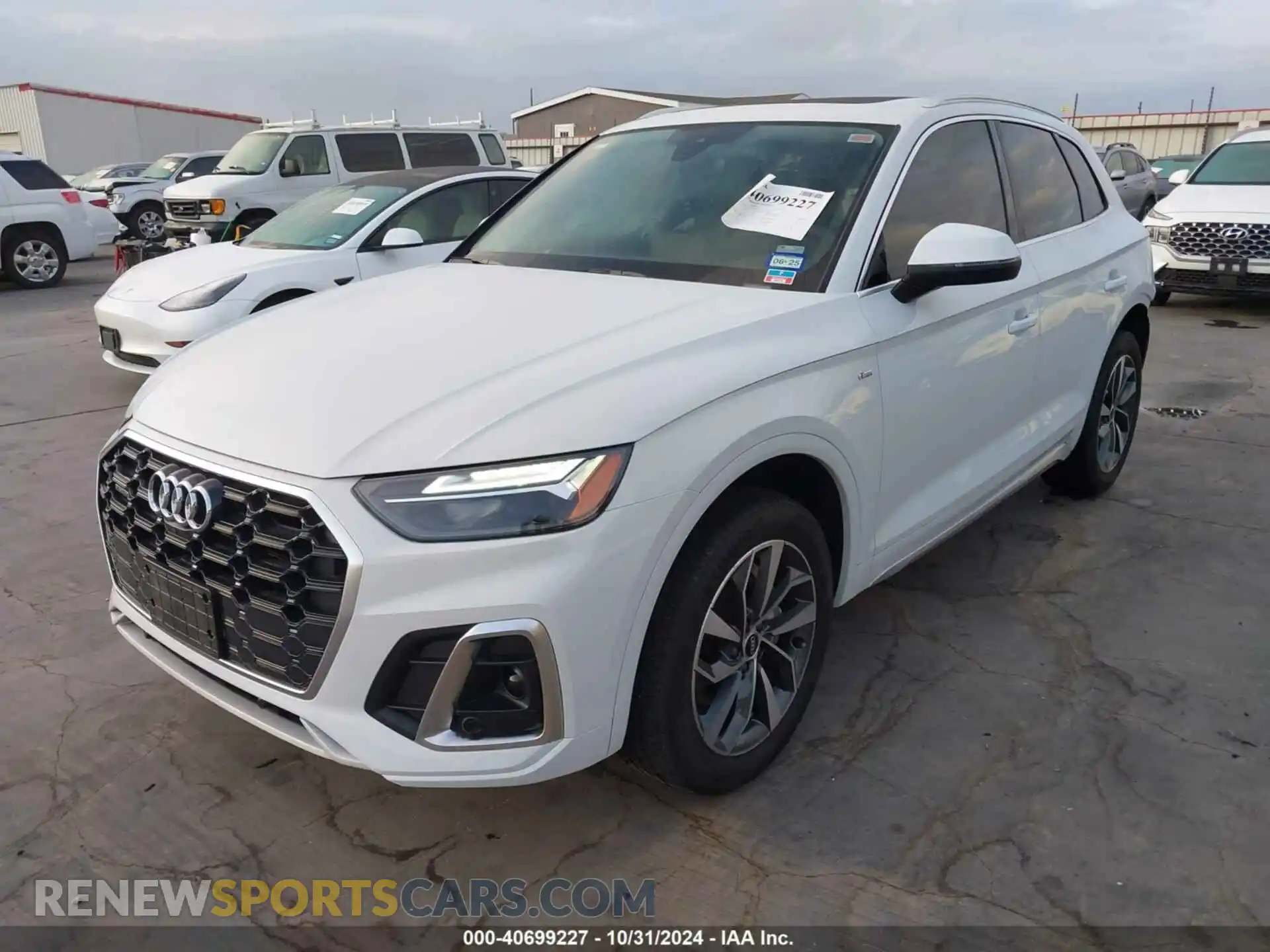 2 Photograph of a damaged car WA1EAAFY1N2116822 AUDI Q5 2022