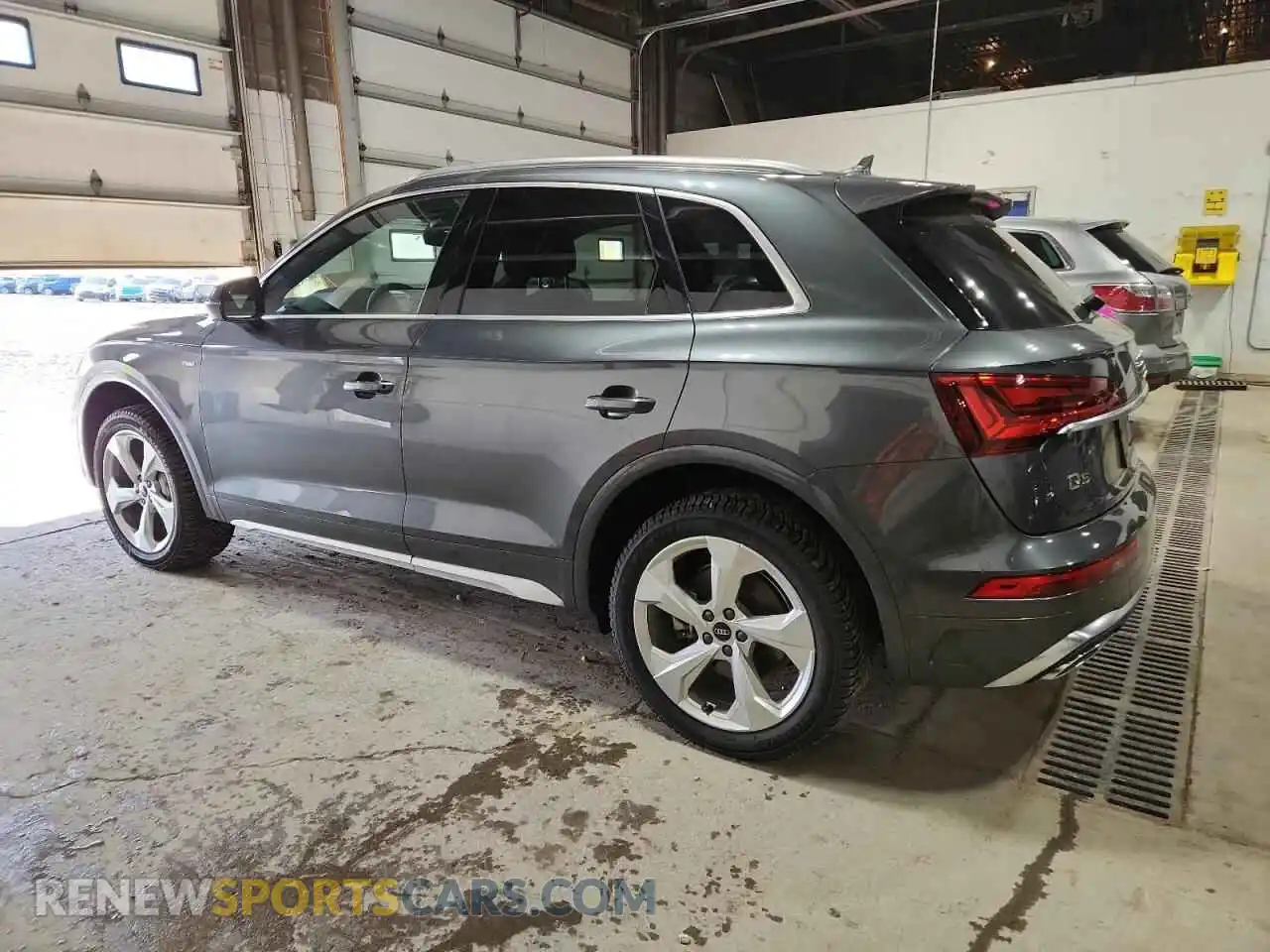 2 Photograph of a damaged car WA1EAAFY2N2134844 AUDI Q5 2022
