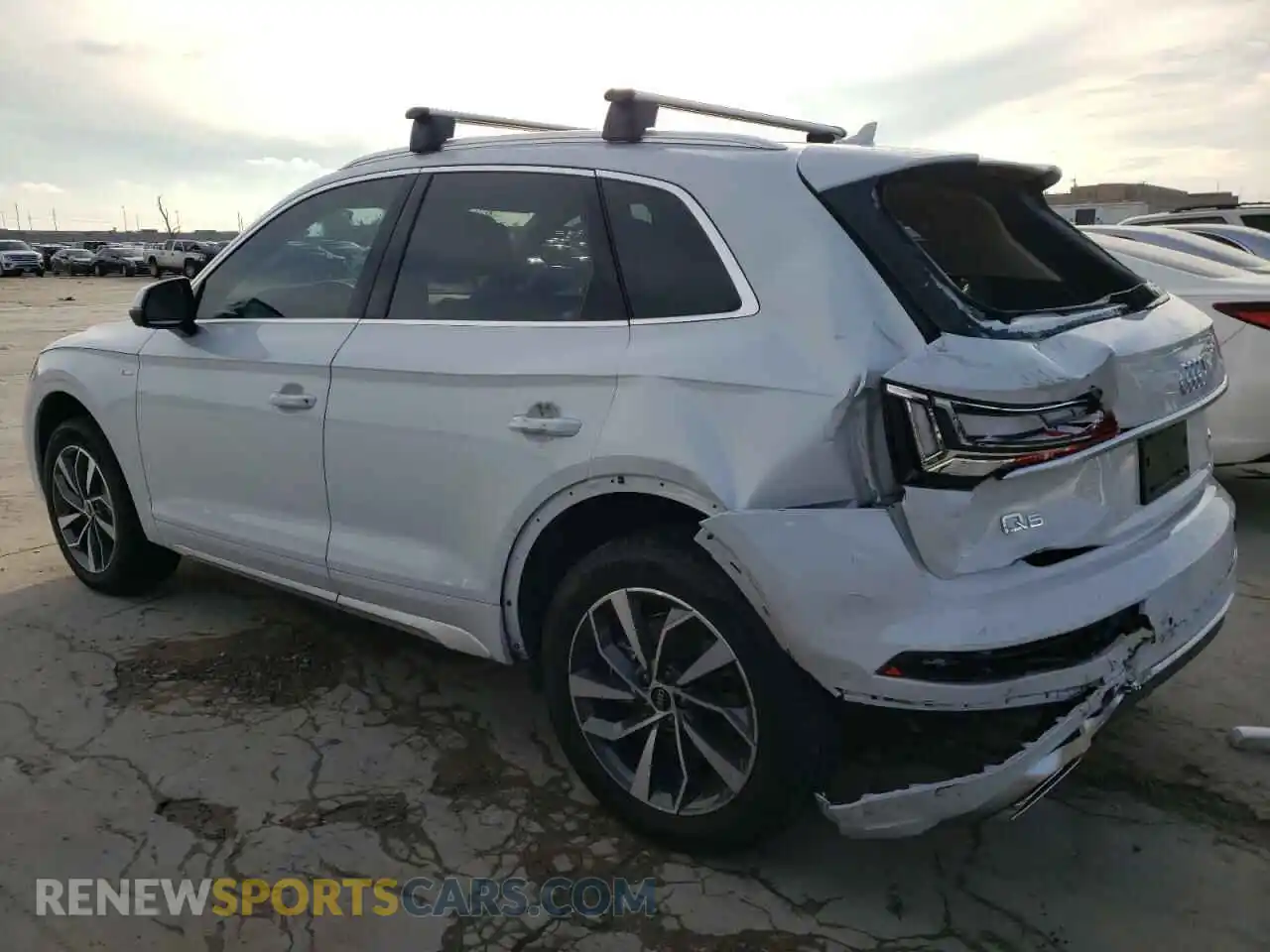 2 Photograph of a damaged car WA1EAAFY4N2012776 AUDI Q5 2022