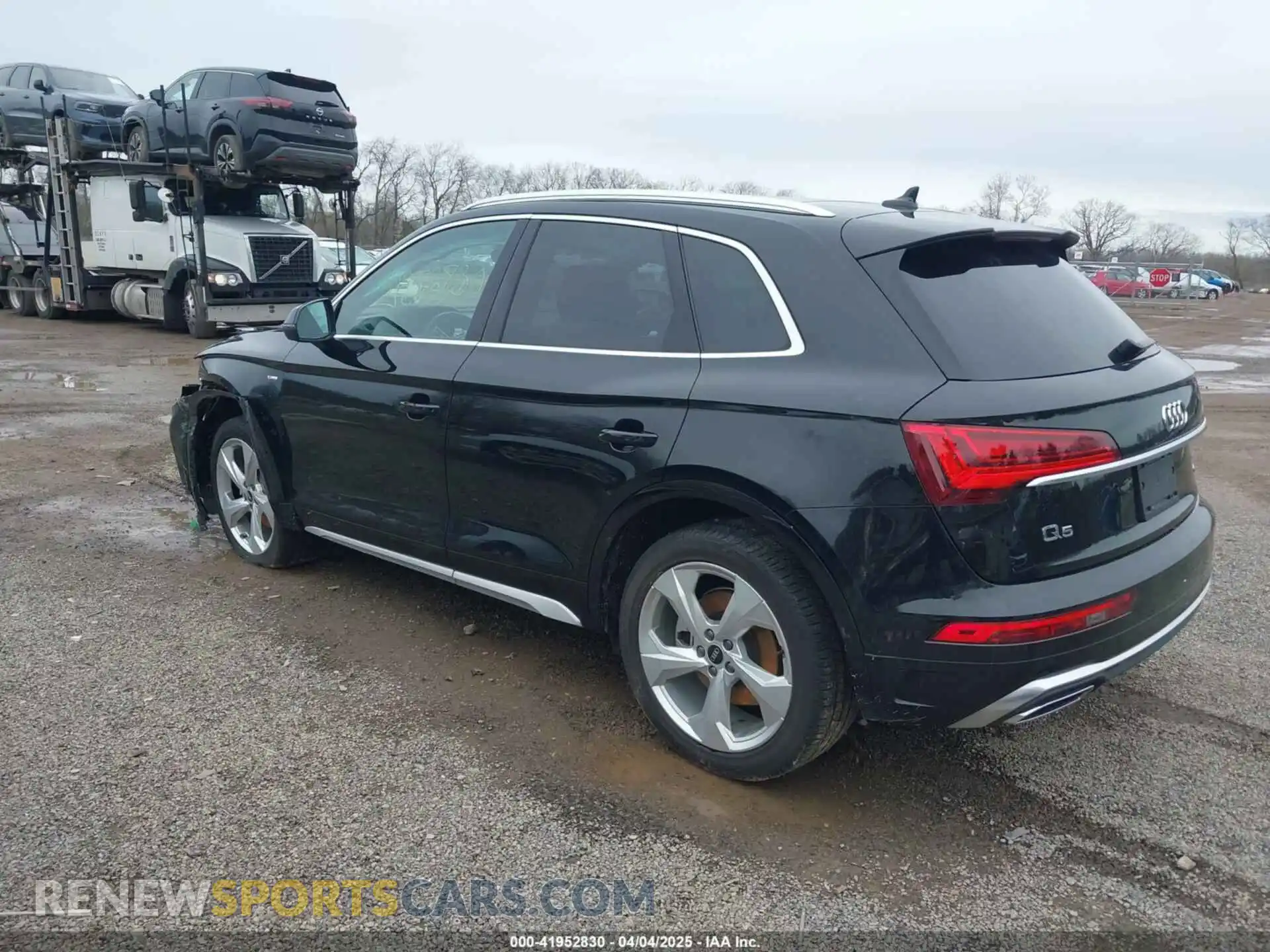 3 Photograph of a damaged car WA1EAAFY6N2034701 AUDI Q5 2022