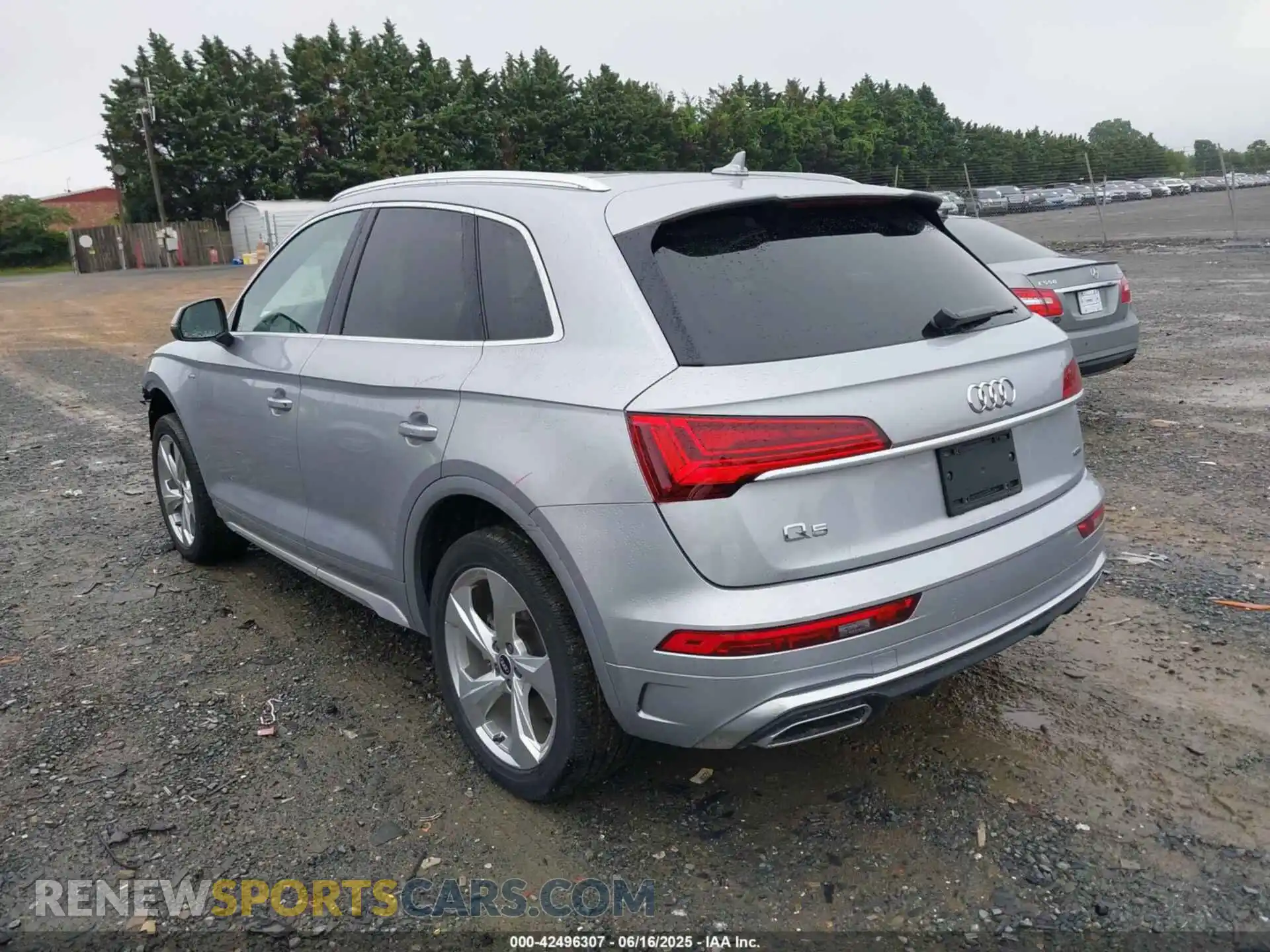 3 Photograph of a damaged car WA1EAAFY7N2002131 AUDI Q5 2022
