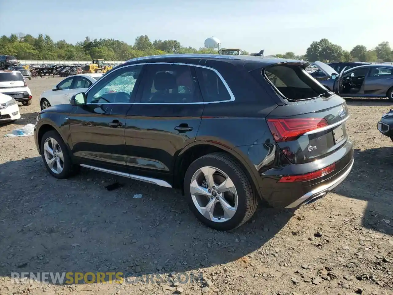 2 Photograph of a damaged car WA1EAAFY7N2047263 AUDI Q5 2022