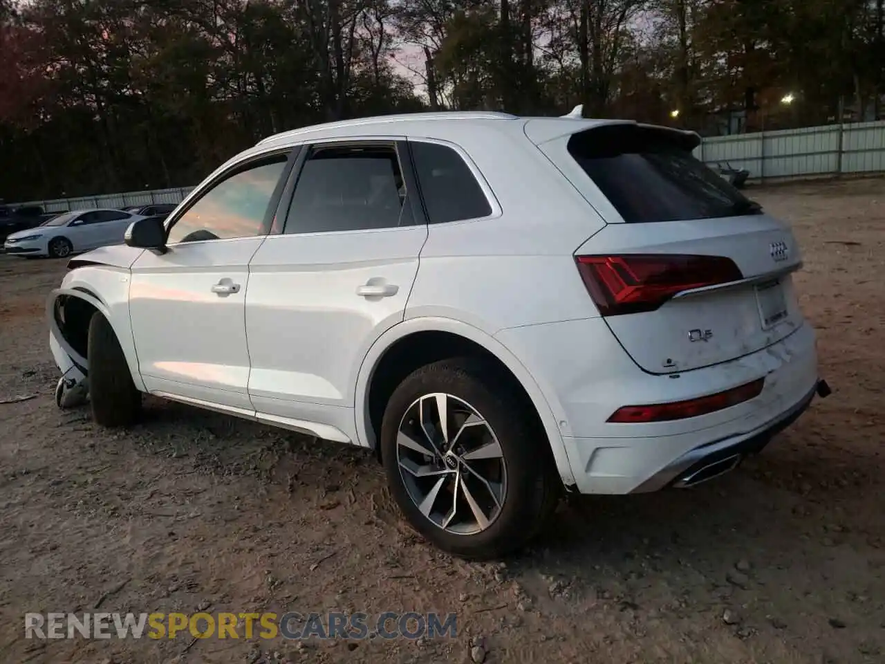 2 Photograph of a damaged car WA1FAAFY5N2027730 AUDI Q5 2022