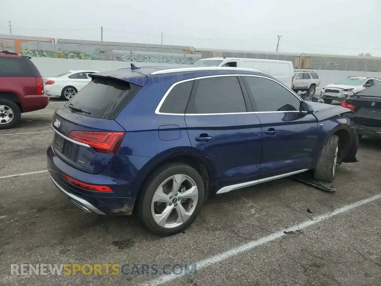 3 Photograph of a damaged car WA1FAAFY9N2047673 AUDI Q5 2022