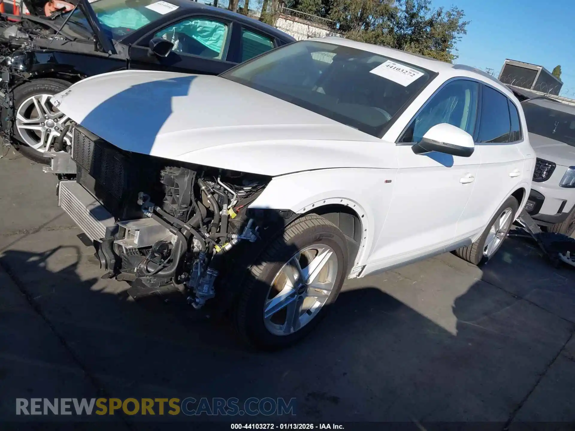 2 Photograph of a damaged car WA1G2AFY0N2018225 AUDI Q5 2022