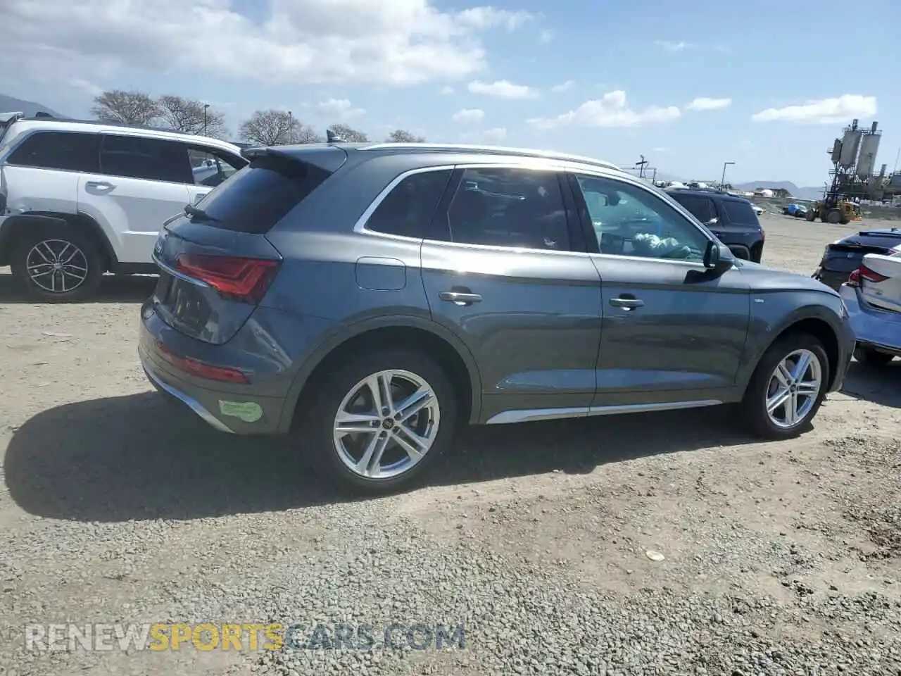 3 Photograph of a damaged car WA1G2AFY2N2098529 AUDI Q5 2022