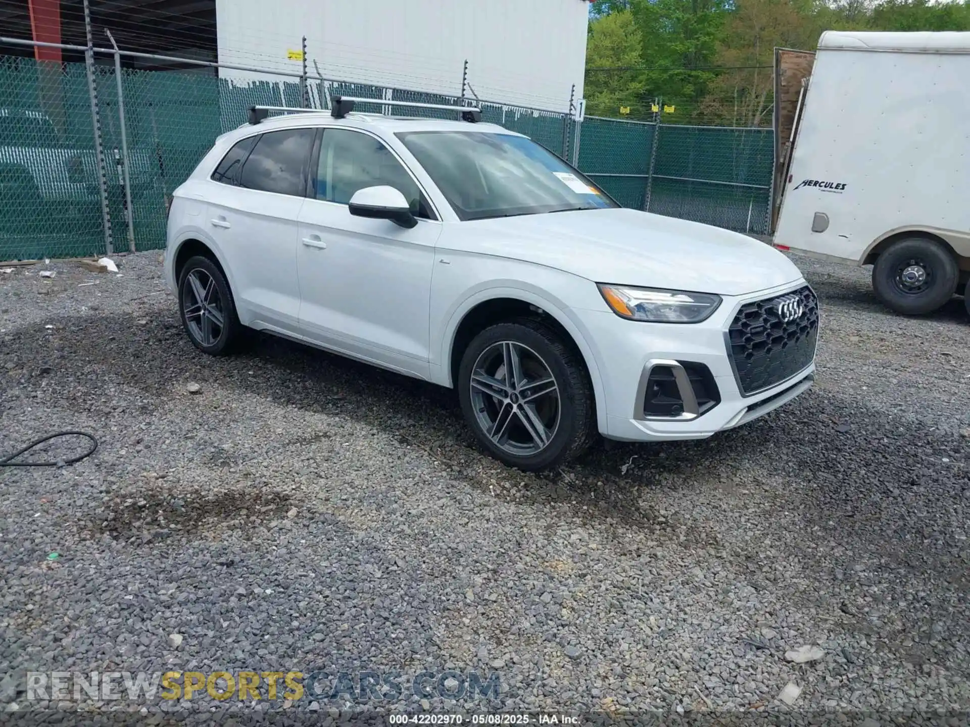 1 Photograph of a damaged car WA1G2AFY9N2006252 AUDI Q5 2022