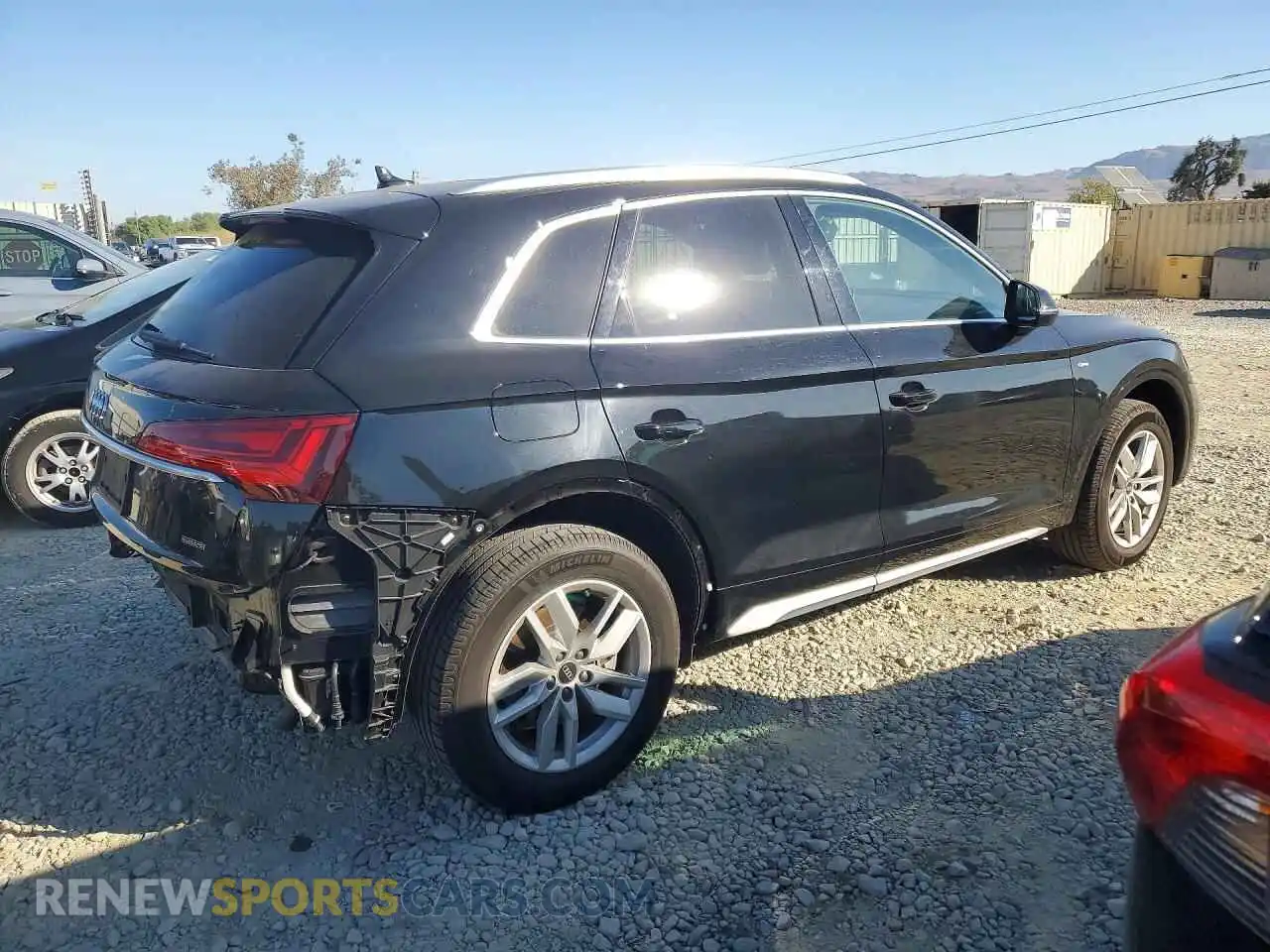 3 Photograph of a damaged car WA1GAAFY1N2060762 AUDI Q5 2022