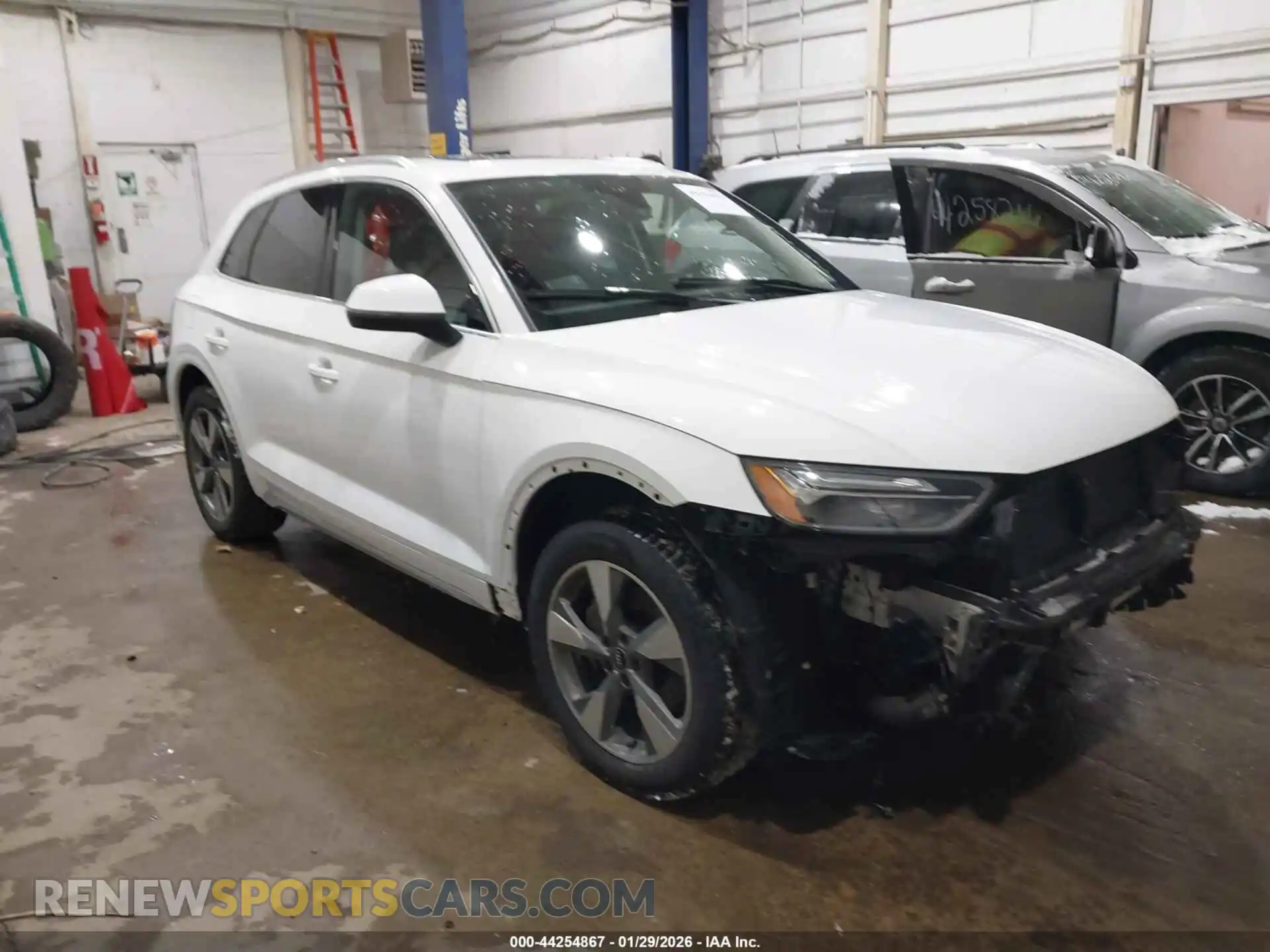 1 Photograph of a damaged car WA1BBAFYXP2050841 AUDI Q5 2023