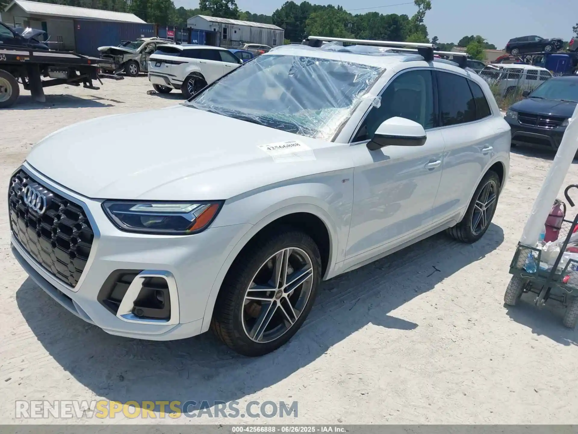 2 Photograph of a damaged car WA1E2AFY3P2087775 AUDI Q5 2023