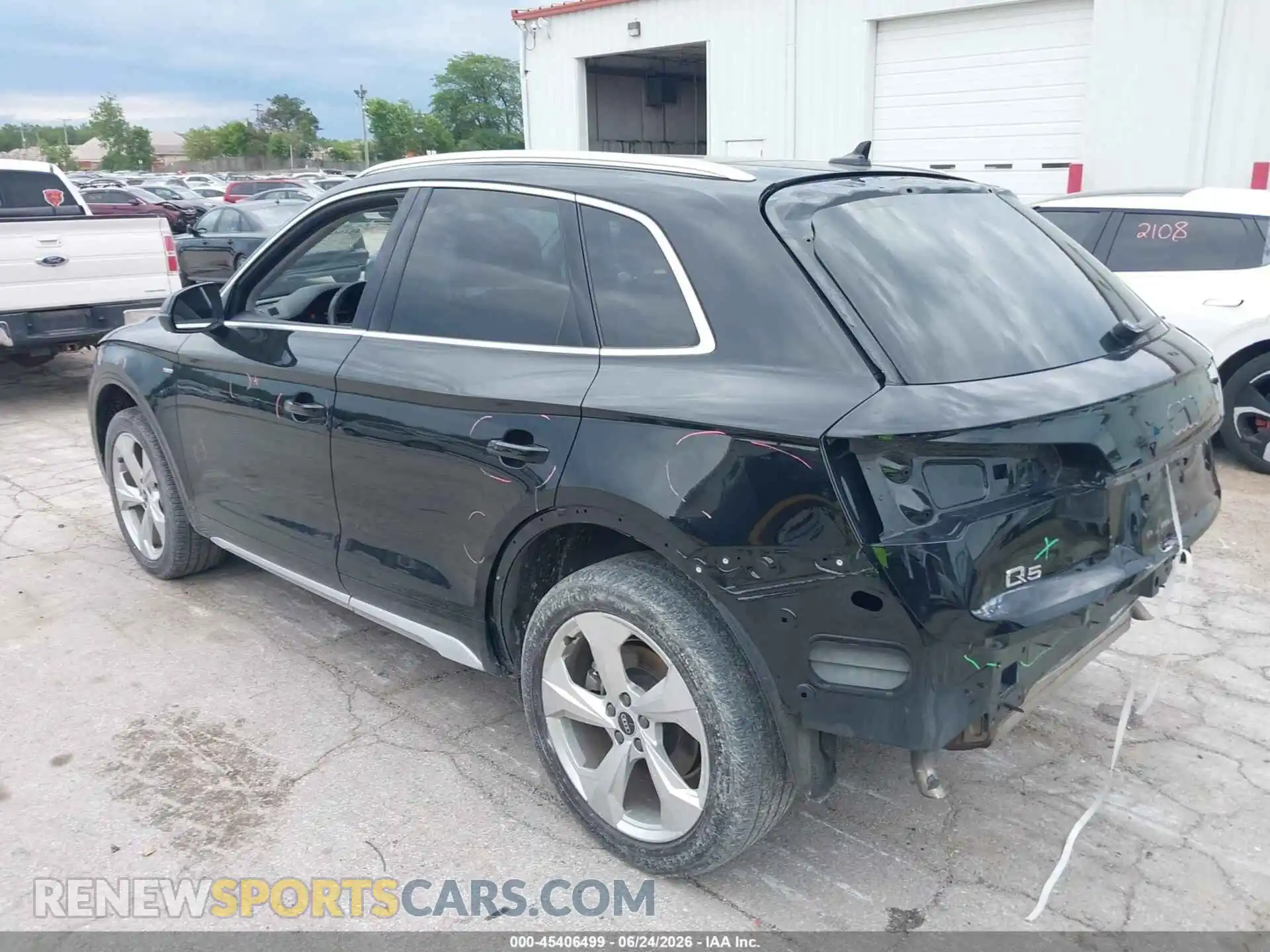 3 Photograph of a damaged car WA1EAAFY0P2063680 AUDI Q5 2023
