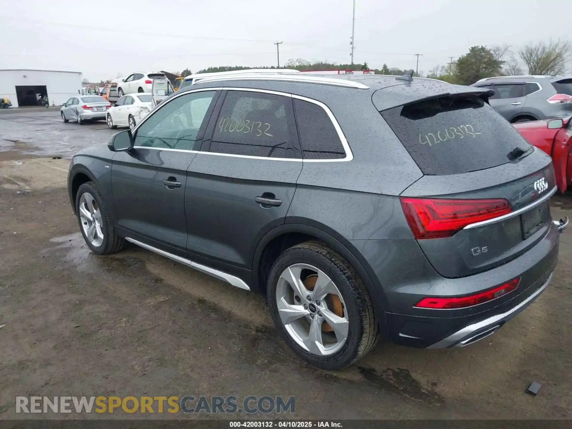3 Photograph of a damaged car WA1EAAFY1P2044460 AUDI Q5 2023