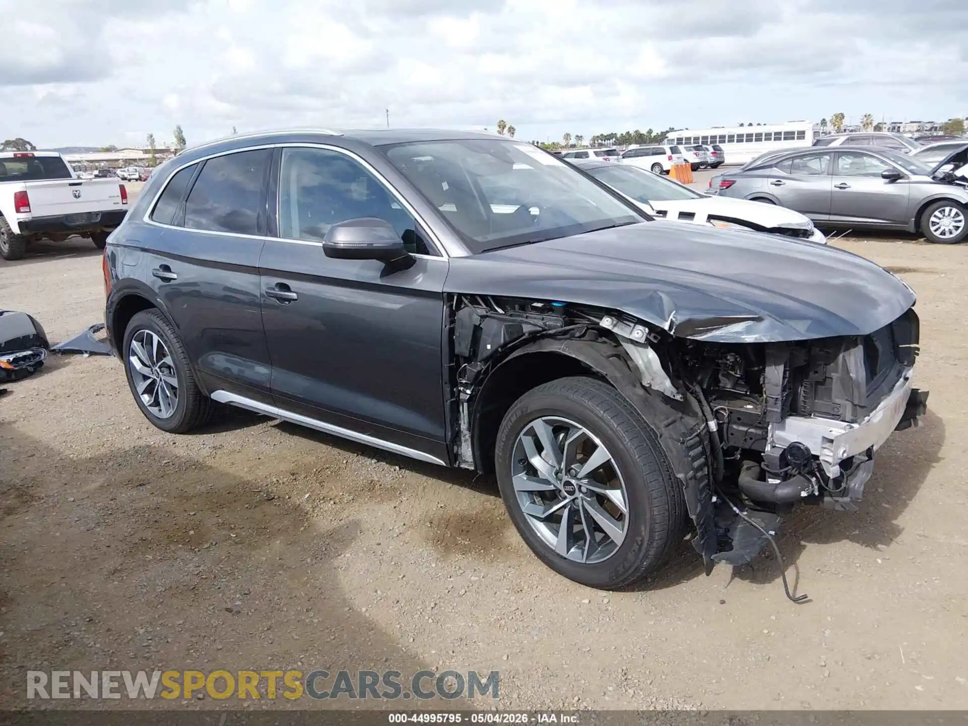 1 Photograph of a damaged car WA1EAAFY2P2005294 AUDI Q5 2023