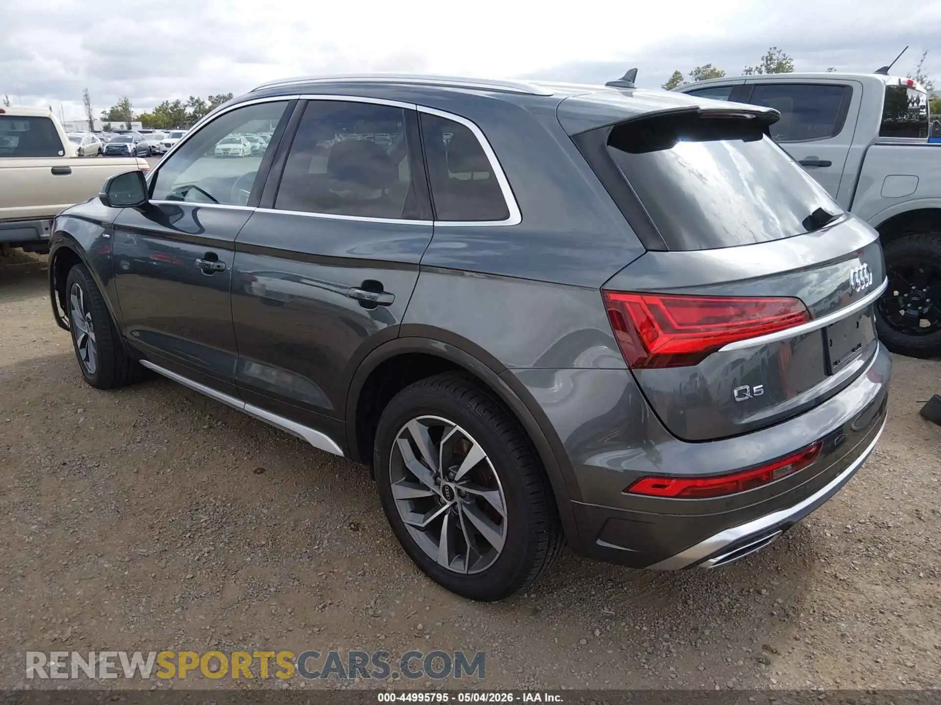 3 Photograph of a damaged car WA1EAAFY2P2005294 AUDI Q5 2023