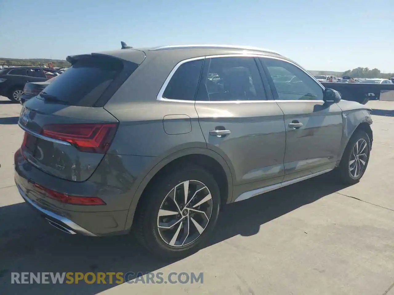 3 Photograph of a damaged car WA1EAAFY2P2114225 AUDI Q5 2023