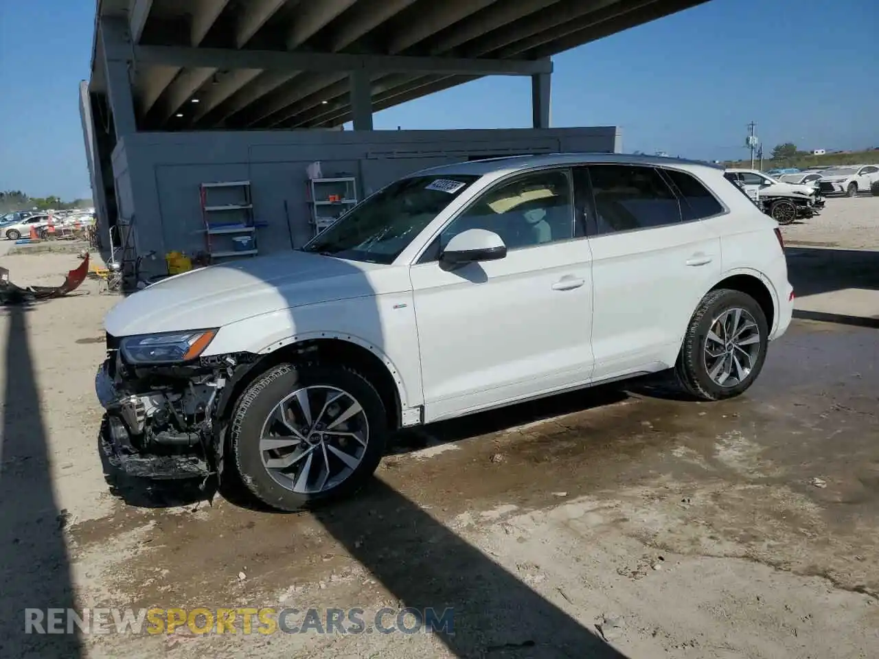 1 Photograph of a damaged car WA1EAAFY2P2170200 AUDI Q5 2023