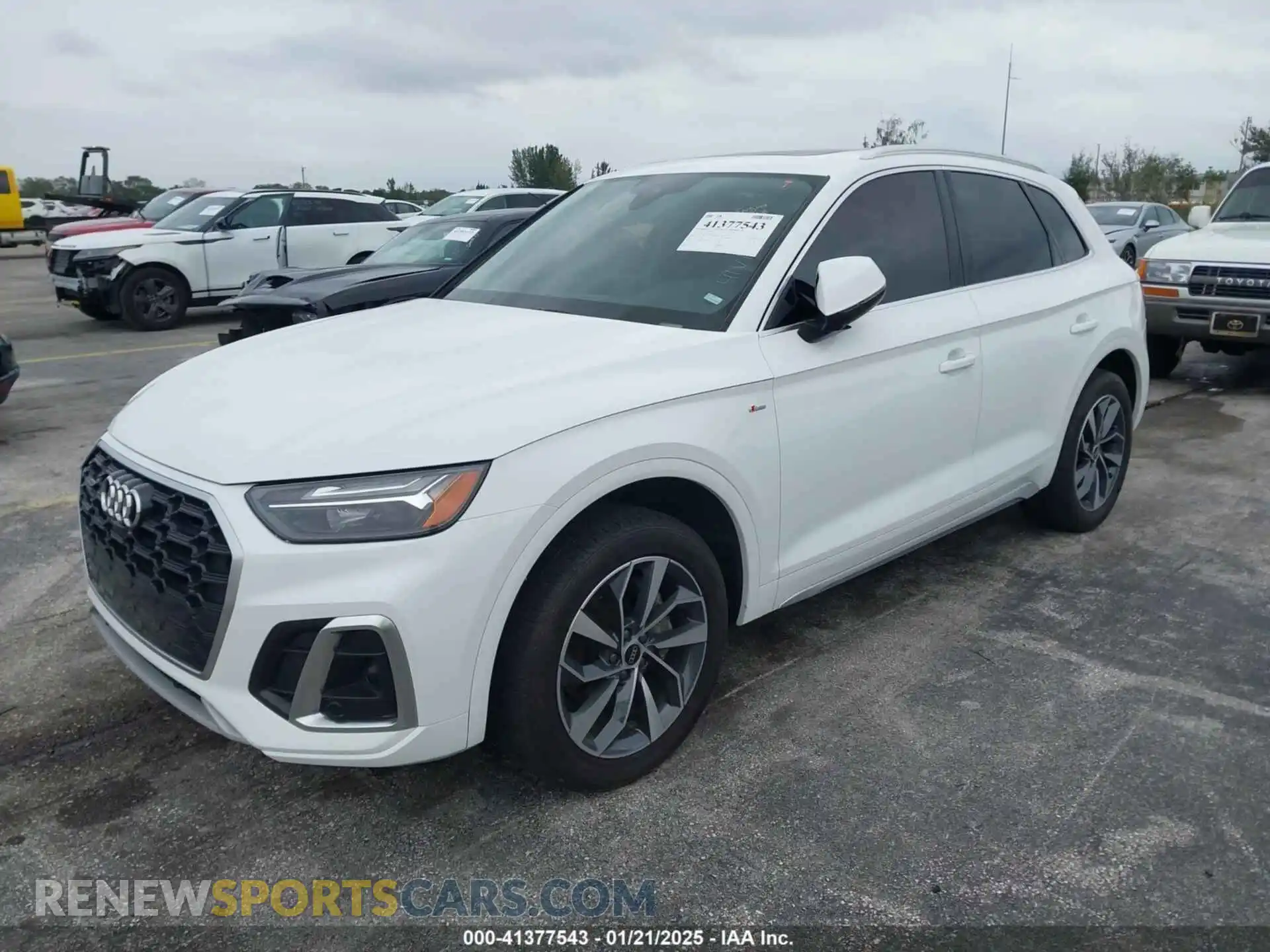 2 Photograph of a damaged car WA1EAAFY3P2047585 AUDI Q5 2023