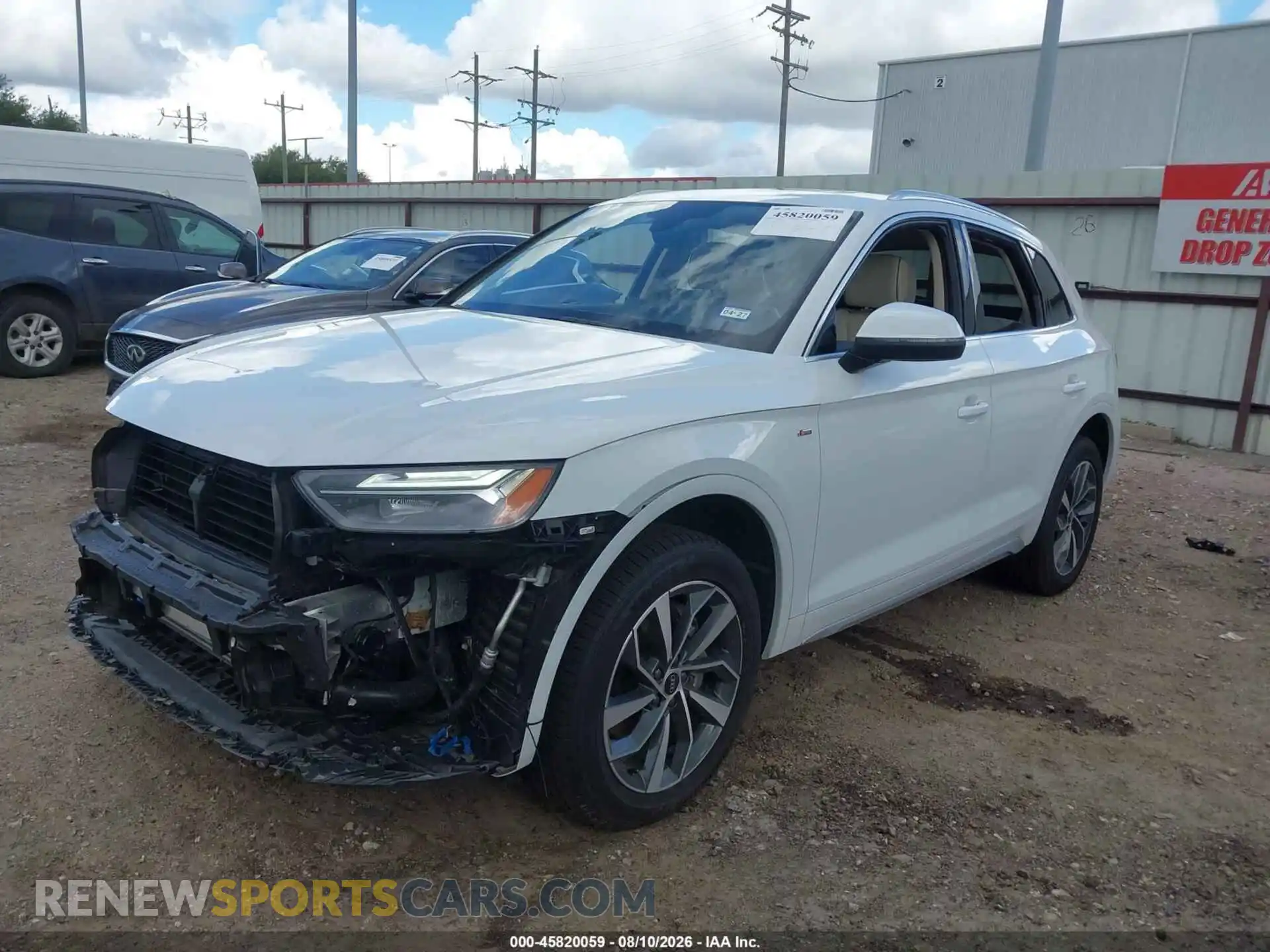 2 Photograph of a damaged car WA1EAAFYXP2113047 AUDI Q5 2023