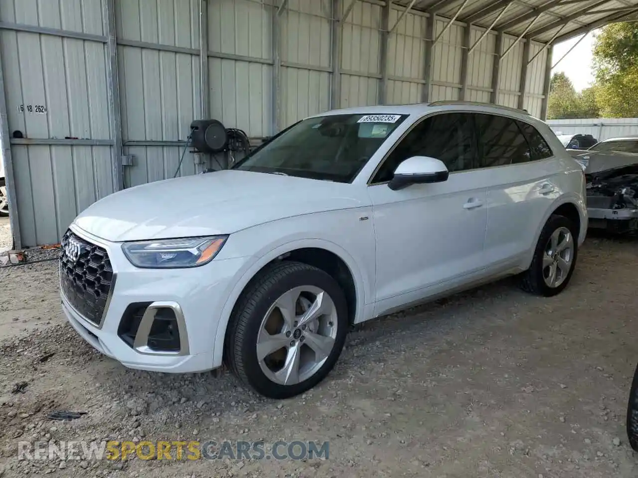 1 Photograph of a damaged car WA1EAAFYXP2173250 AUDI Q5 2023