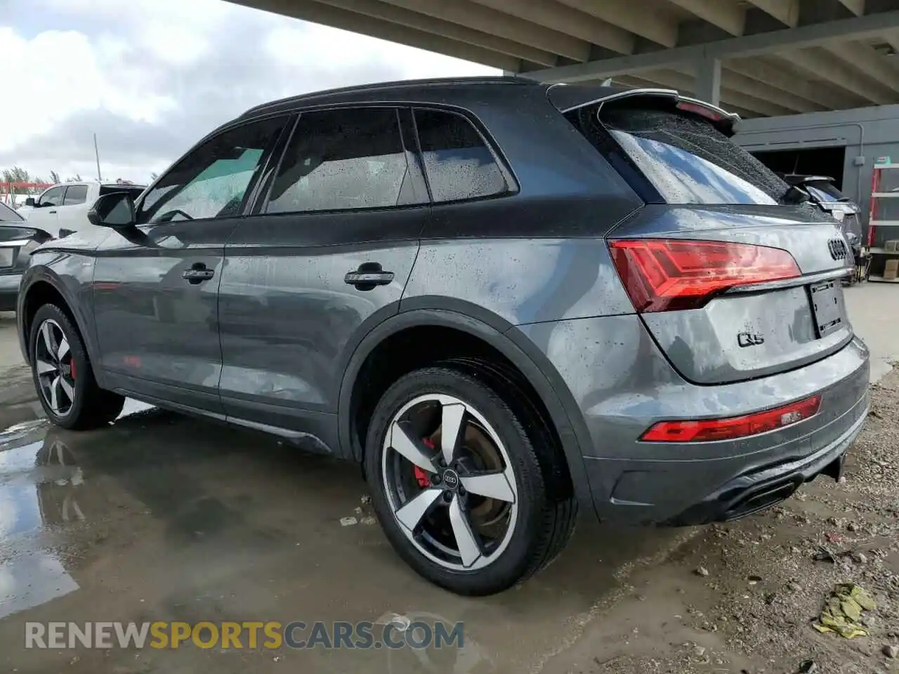 2 Photograph of a damaged car WA1EAAFYXP2193207 AUDI Q5 2023