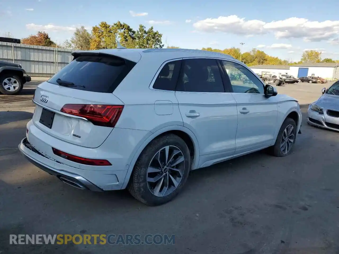 3 Photograph of a damaged car WA1FAAFY5P2002216 AUDI Q5 2023