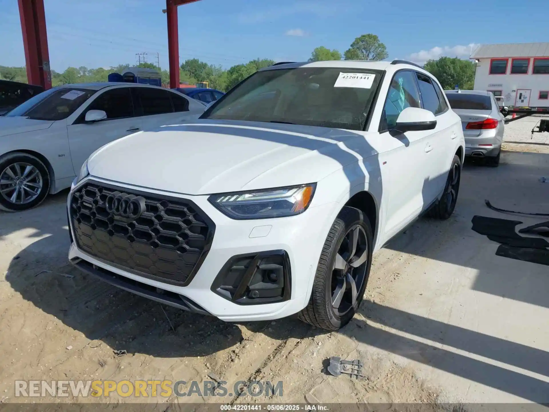2 Photograph of a damaged car WA1FAAFY6P2009630 AUDI Q5 2023