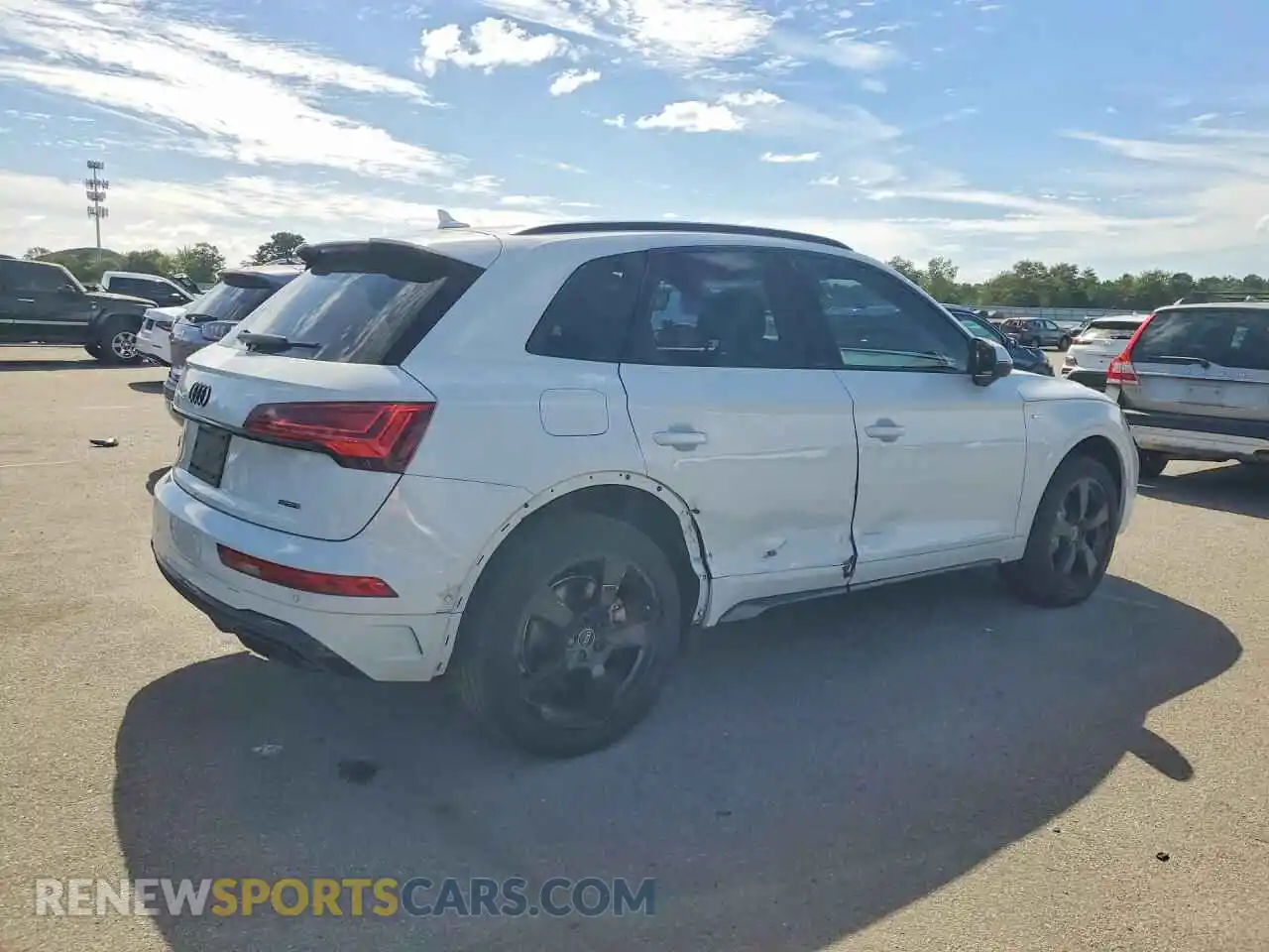 3 Photograph of a damaged car WA1FAAFYXP2131472 AUDI Q5 2023