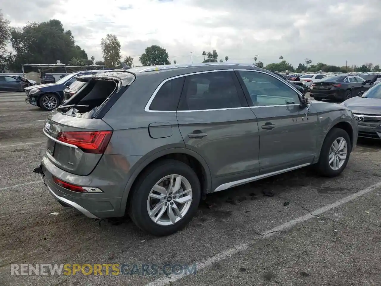 3 Photograph of a damaged car WA1GAAFY7P2077584 AUDI Q5 2023