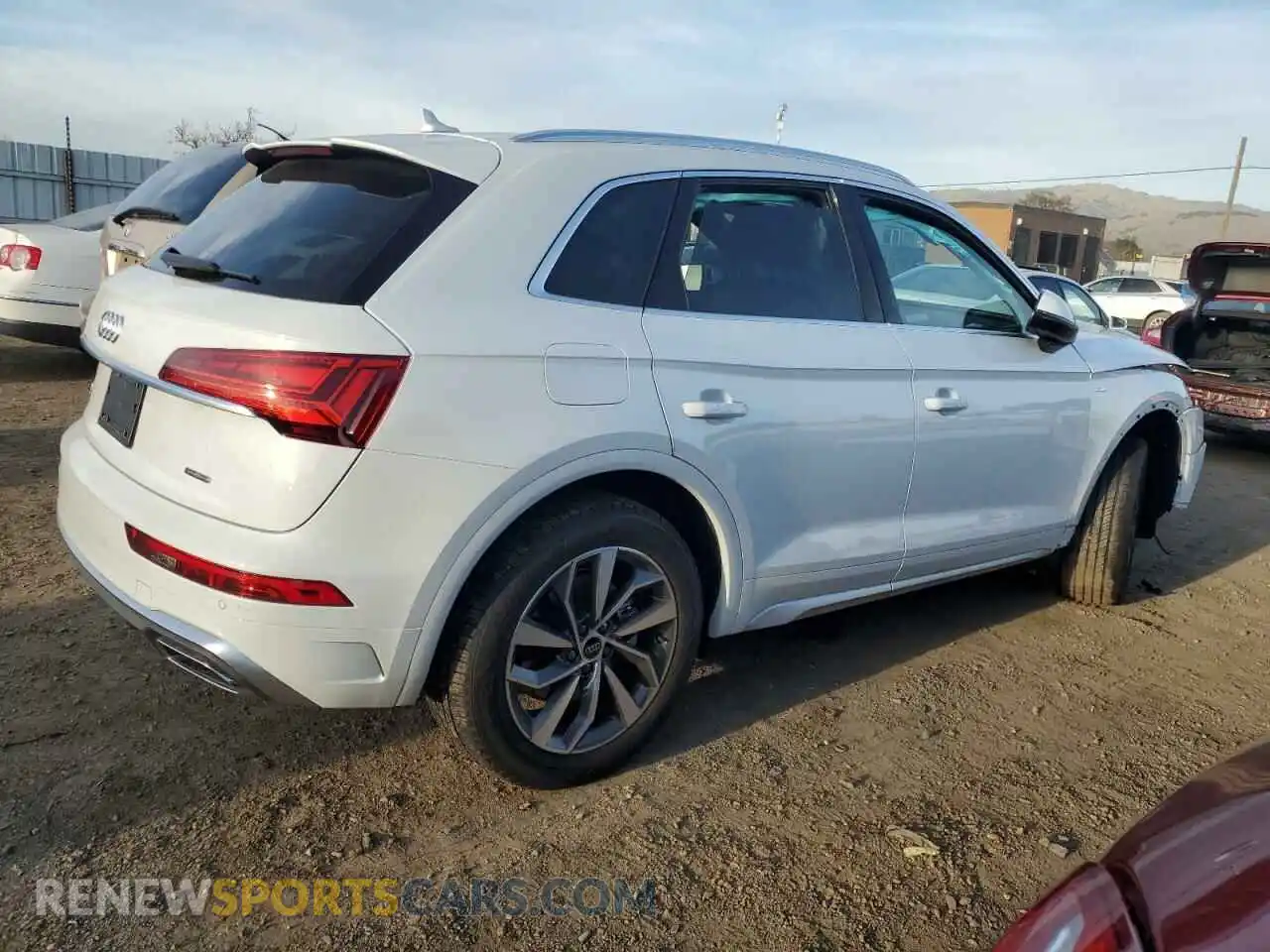 3 Photograph of a damaged car WA1GAAFY7P2196736 AUDI Q5 2023