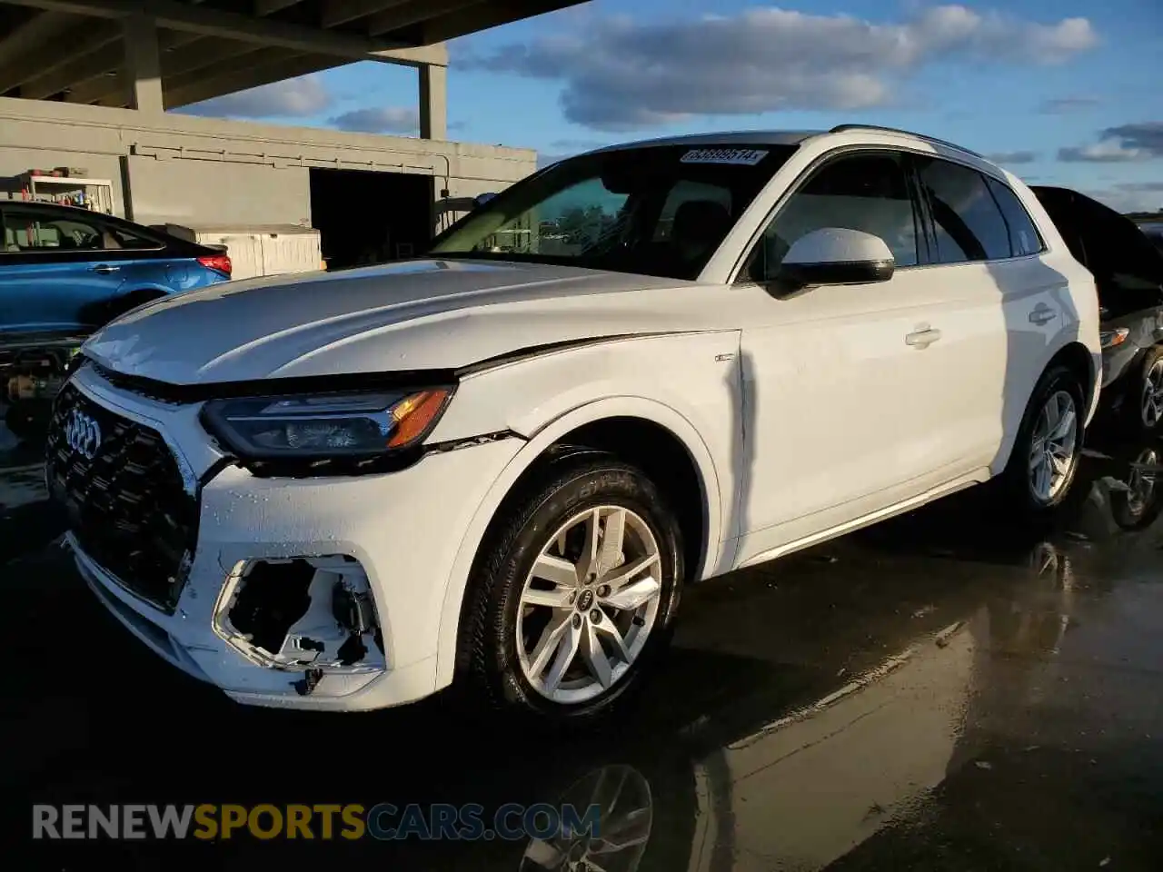 1 Photograph of a damaged car WA1GAAFYXP2010039 AUDI Q5 2023