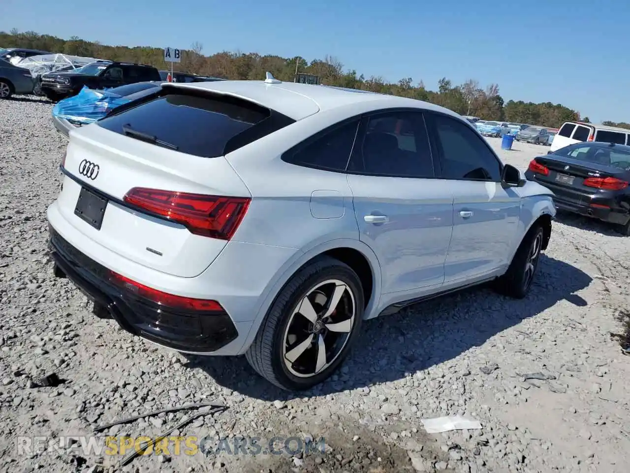 3 Photograph of a damaged car WA15AAFY3R2144658 AUDI Q5 2024