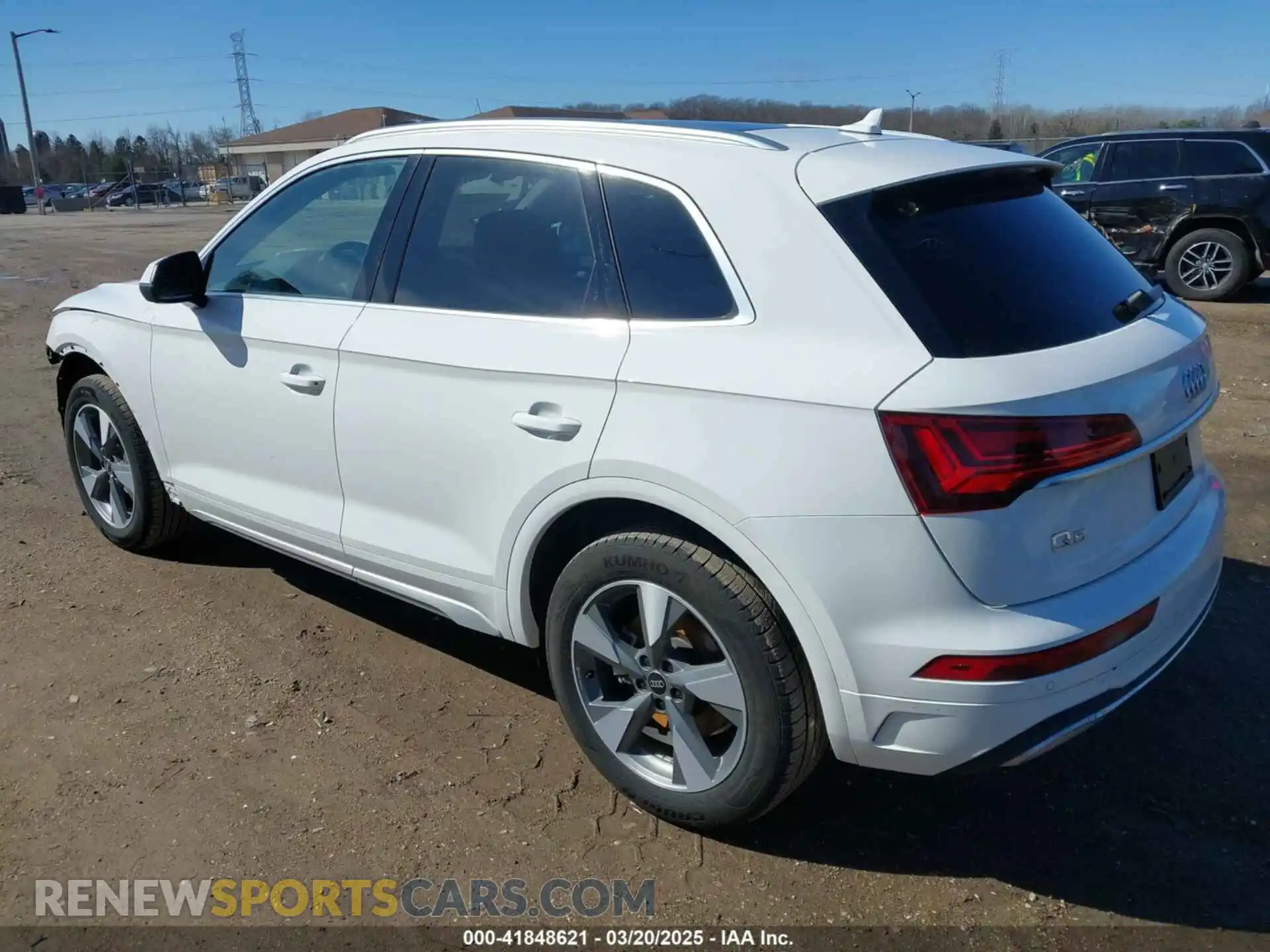3 Photograph of a damaged car WA1ABAFY2R2142122 AUDI Q5 2024
