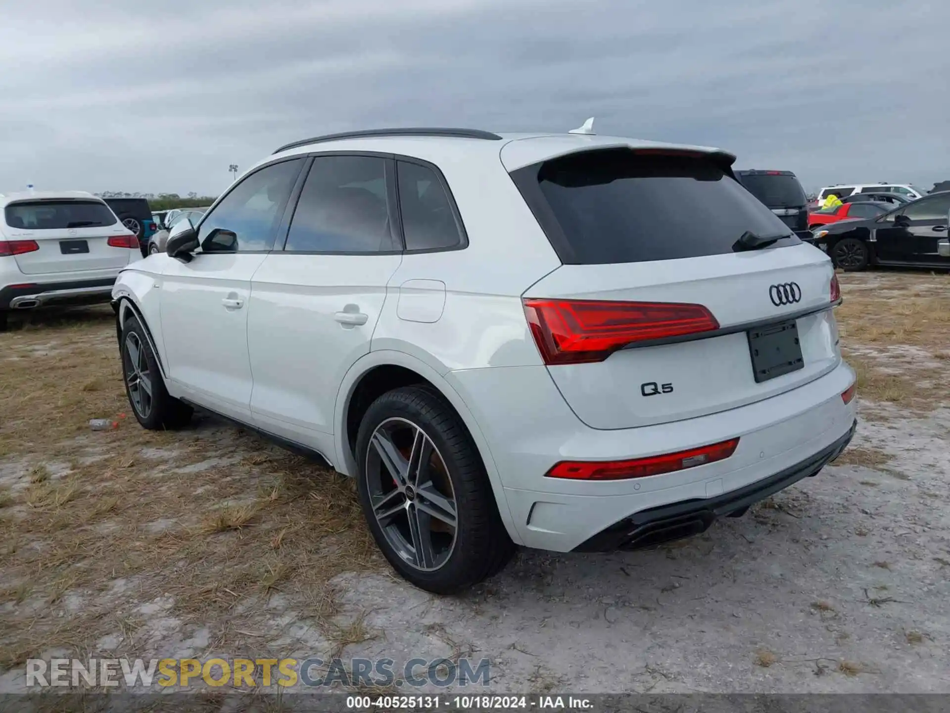3 Photograph of a damaged car WA1E2AFY0R2005892 AUDI Q5 2024