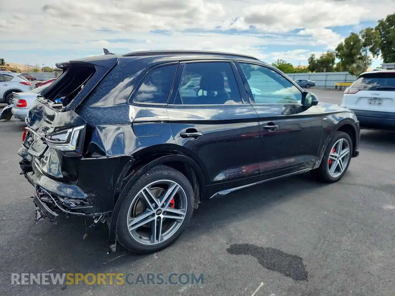 3 Photograph of a damaged car WA1E2AFY2R2107680 AUDI Q5 2024