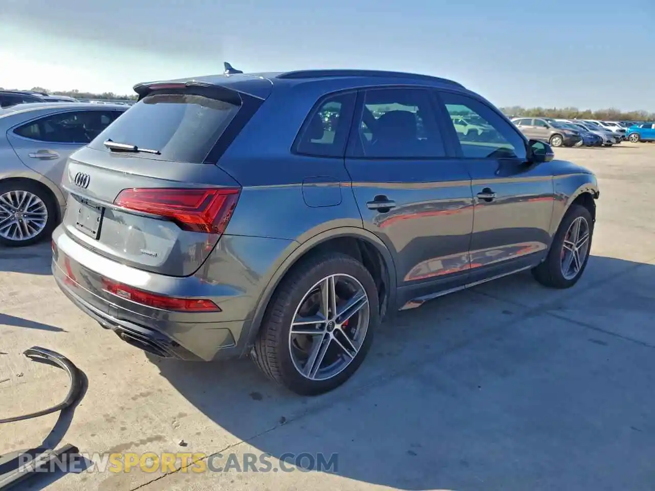 3 Photograph of a damaged car WA1E2AFY2R2123913 AUDI Q5 2024