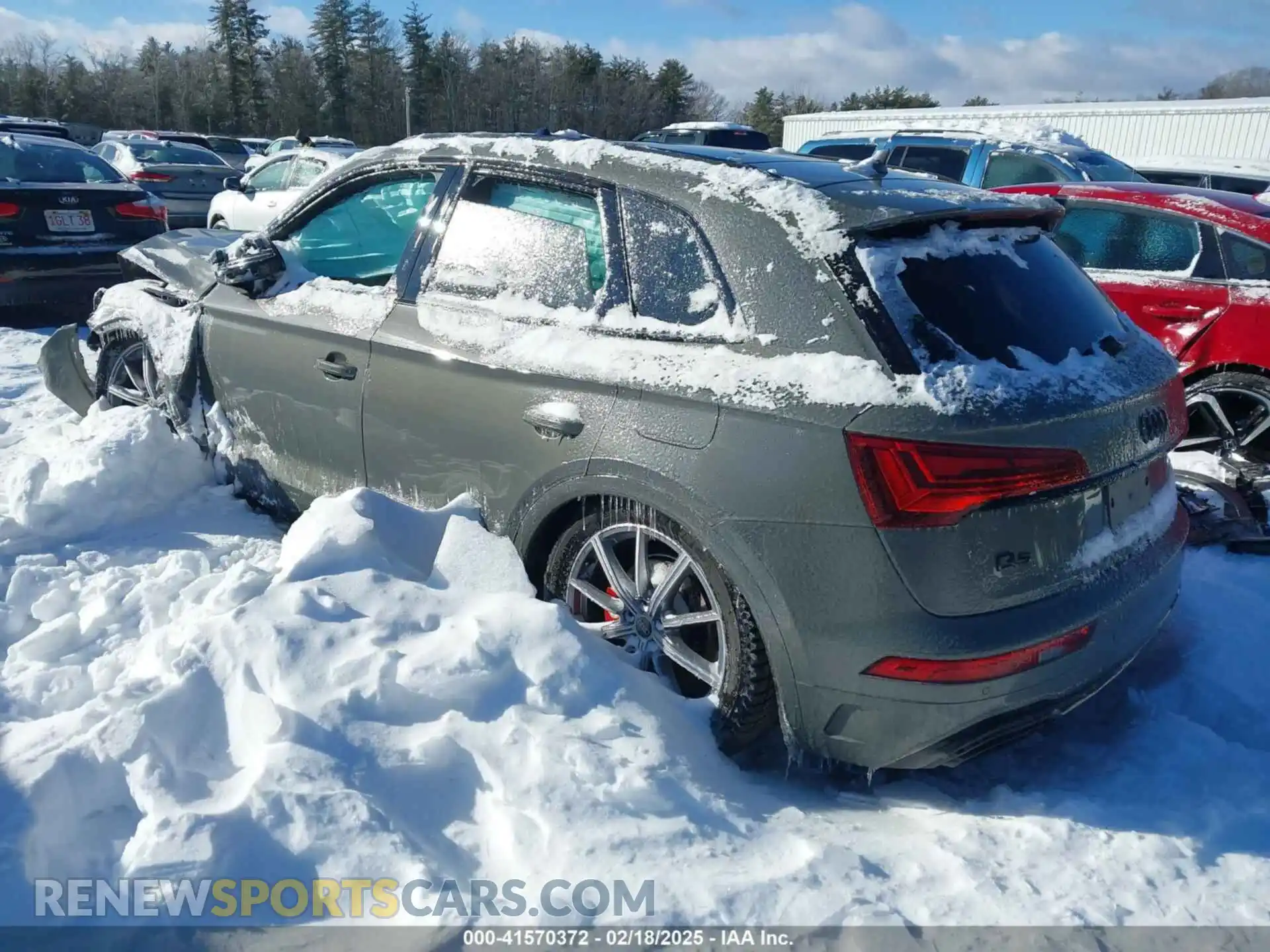 3 Photograph of a damaged car WA1E2AFY5R2138471 AUDI Q5 2024