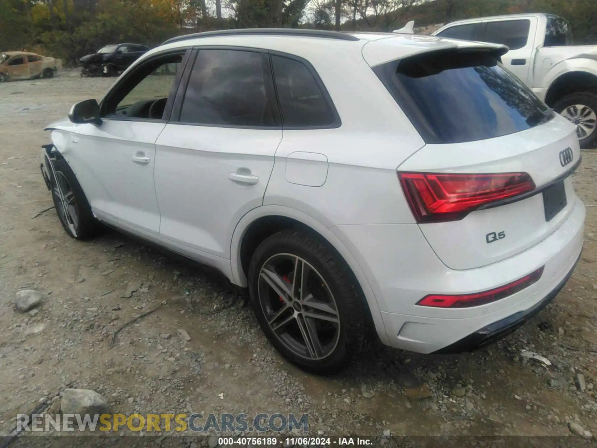 3 Photograph of a damaged car WA1E2AFY7R2015710 AUDI Q5 2024