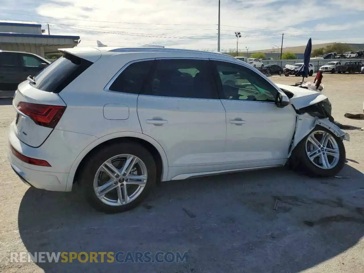 3 Photograph of a damaged car WA1E2AFY7R2069394 AUDI Q5 2024