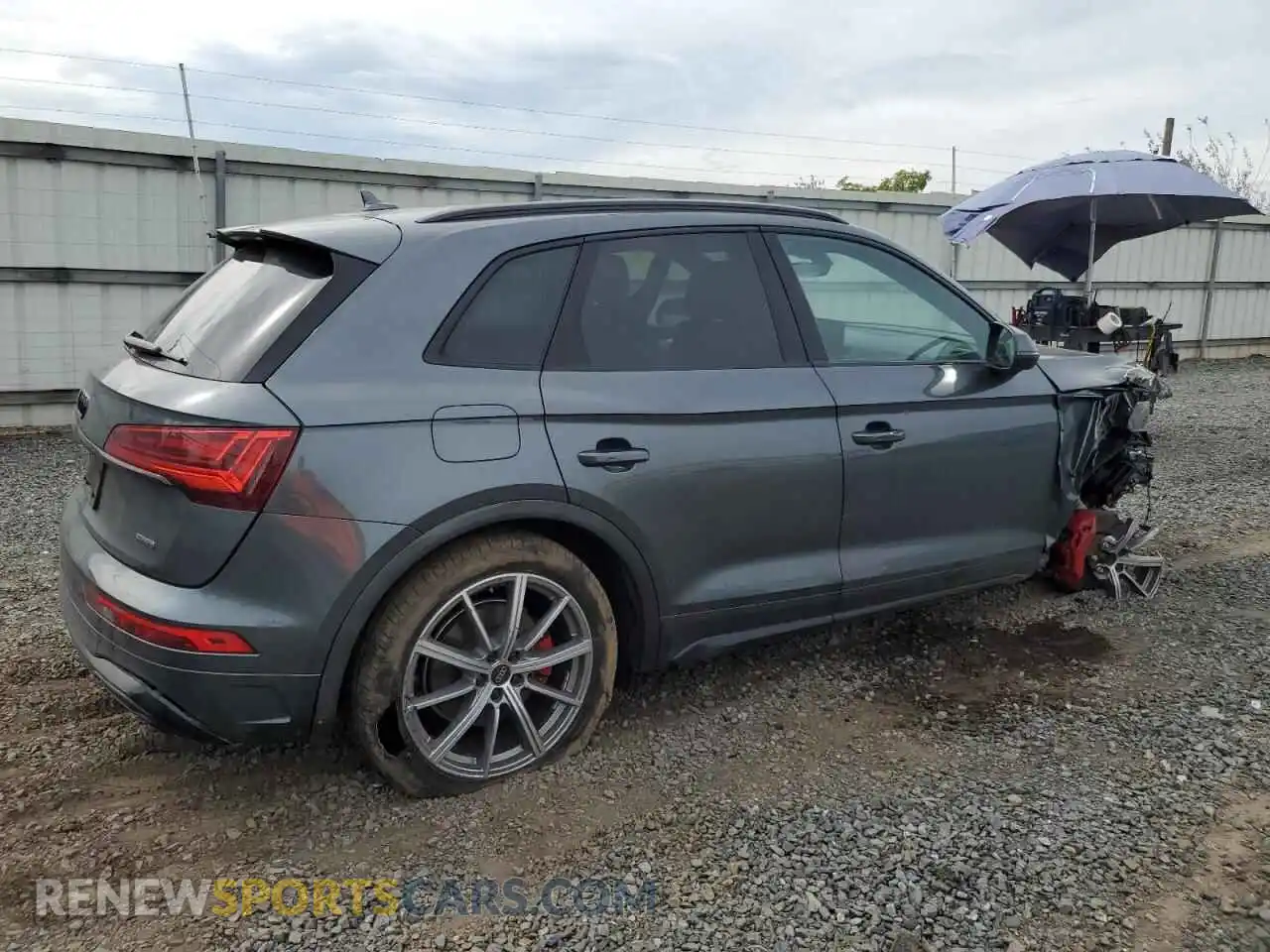 3 Photograph of a damaged car WA1E2AFY8R2111832 AUDI Q5 2024