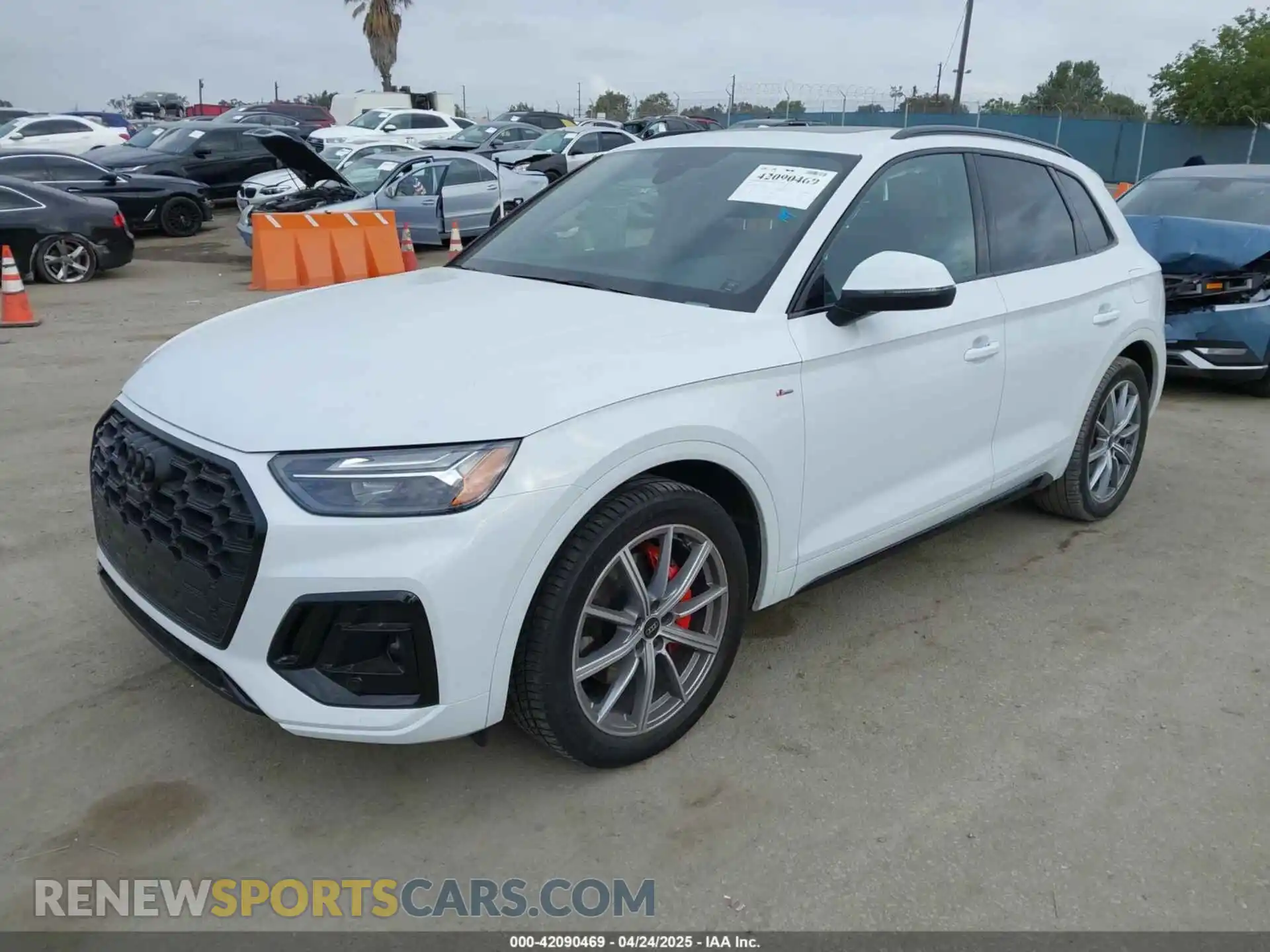 2 Photograph of a damaged car WA1E2AFY9R2092465 AUDI Q5 2024