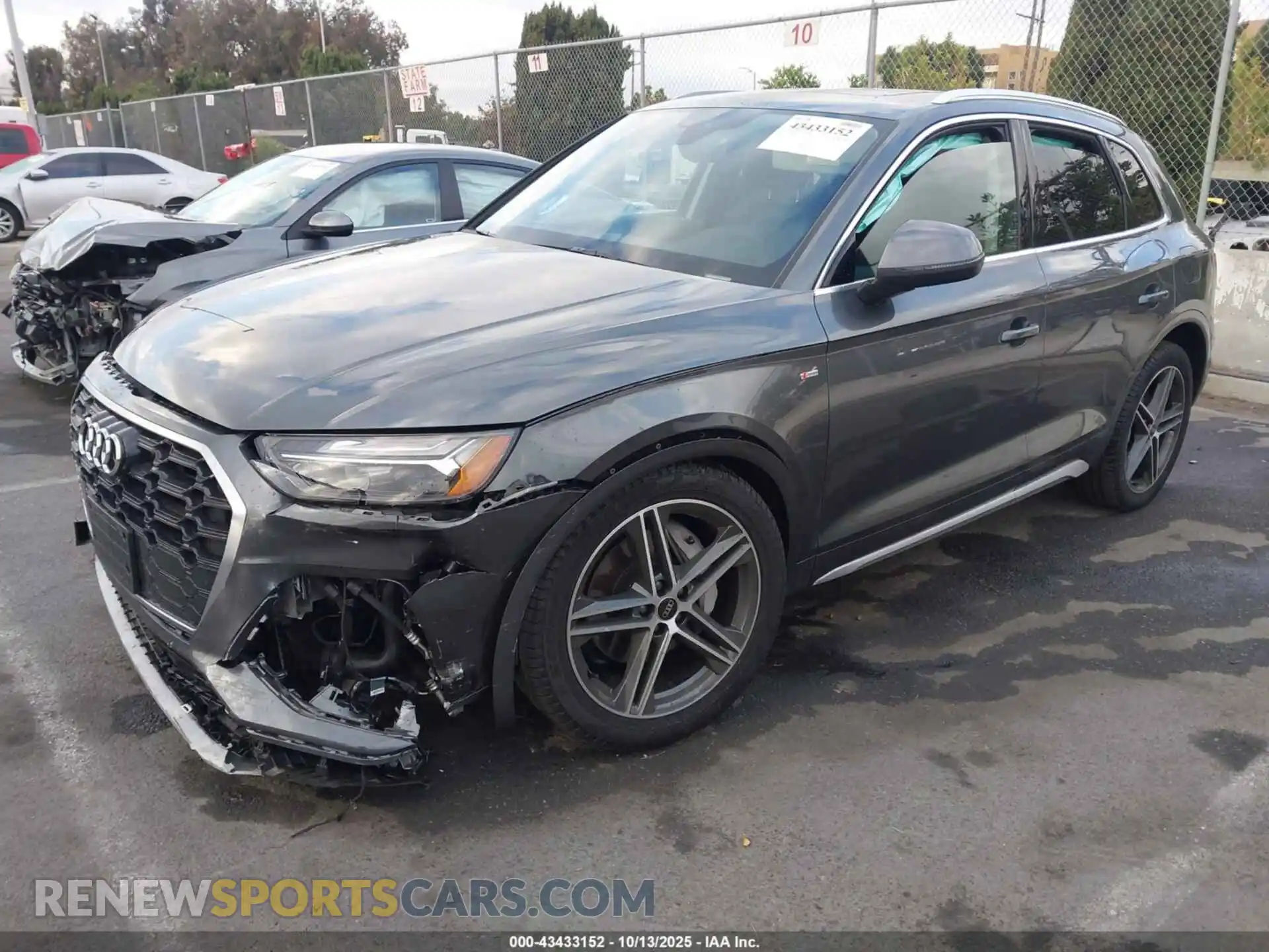 2 Photograph of a damaged car WA1E2AFYXR2101299 AUDI Q5 2024